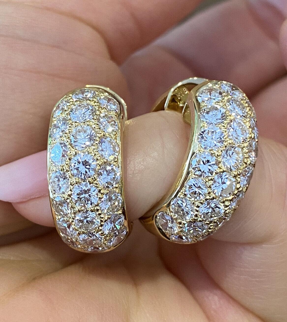 5.81 carat Hinged Huggie Hoop Diamond Pavé Earrings in 18k Yellow Gold For Sale 1
