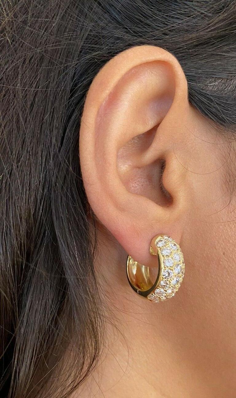 5.81 carat Hinged Huggie Hoop Diamond Pavé Earrings in 18k Yellow Gold For Sale 2