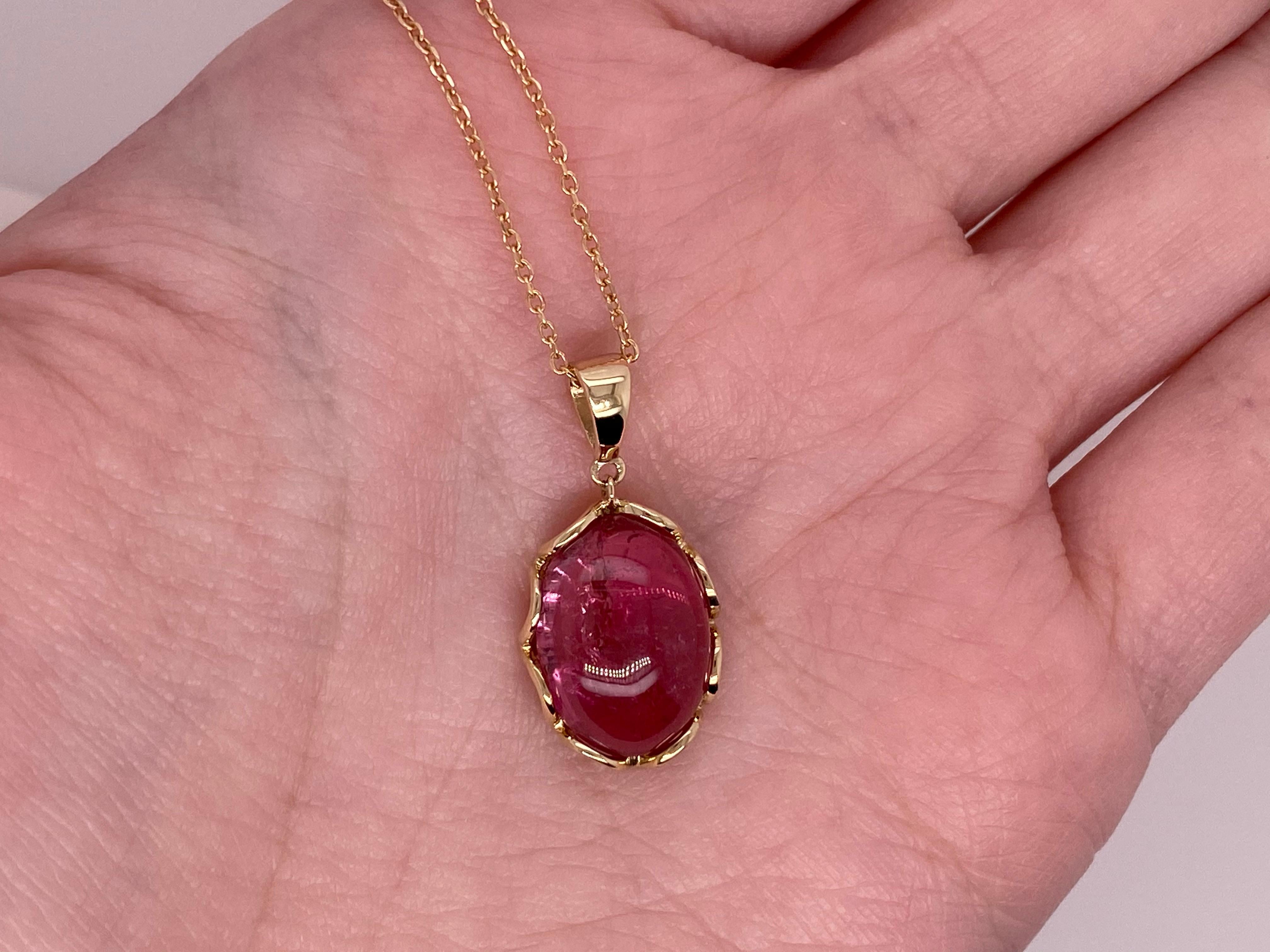 5.81 Carat Cabochon Dark Pink Tourmaline Pendant in 14 Karat Yellow Gold, Chain In New Condition For Sale In Houston, TX
