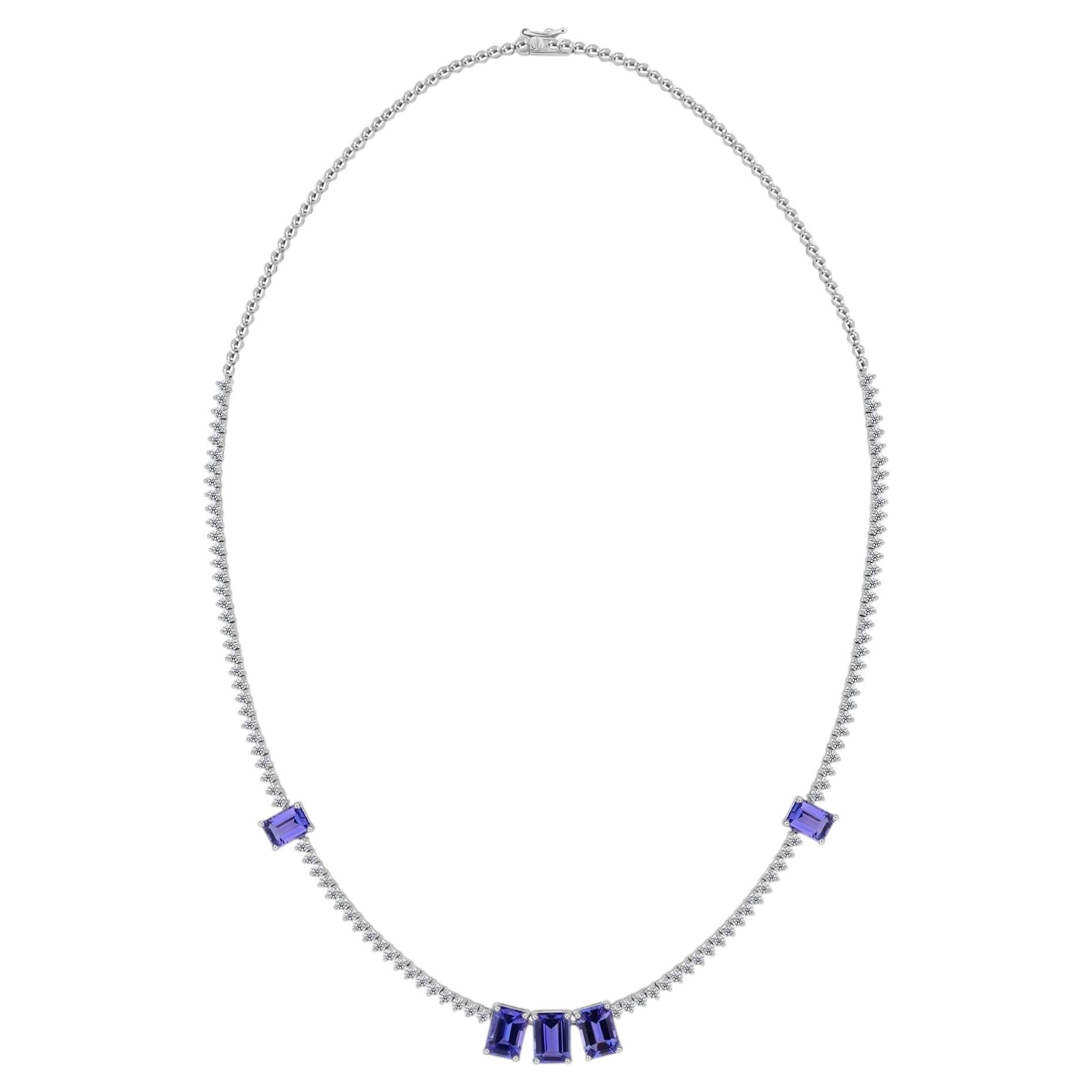 Collana “tennis” con tanzanite naturale da 5,81 ct e diamanti da 3,11 ct, in oro bianco 18 carati