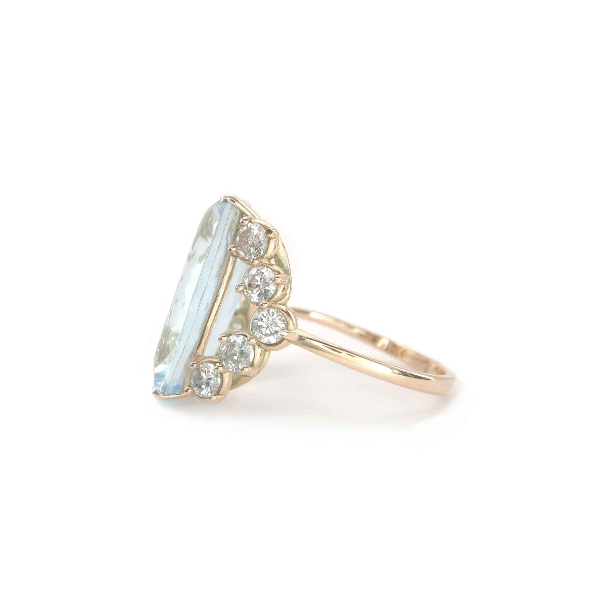 5.82 Carat Aquamarine & 0.66 carats Diamond 14K Ring - Handmade Sophistication In New Condition In MADRID, ES