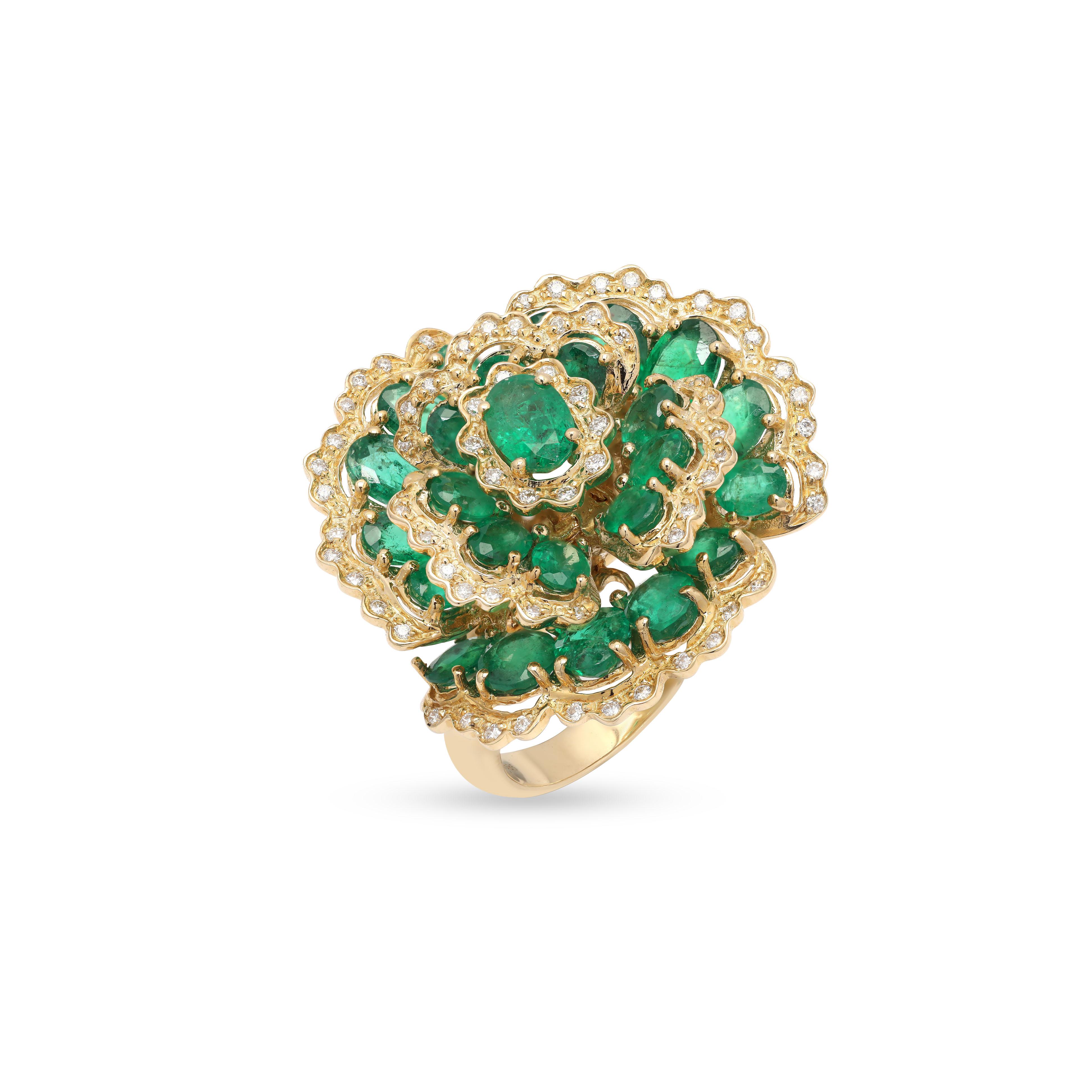 For Sale:  5.82 ct Emerald Flower Ring with Diamonds in 14 Karat Yellow Gold 4