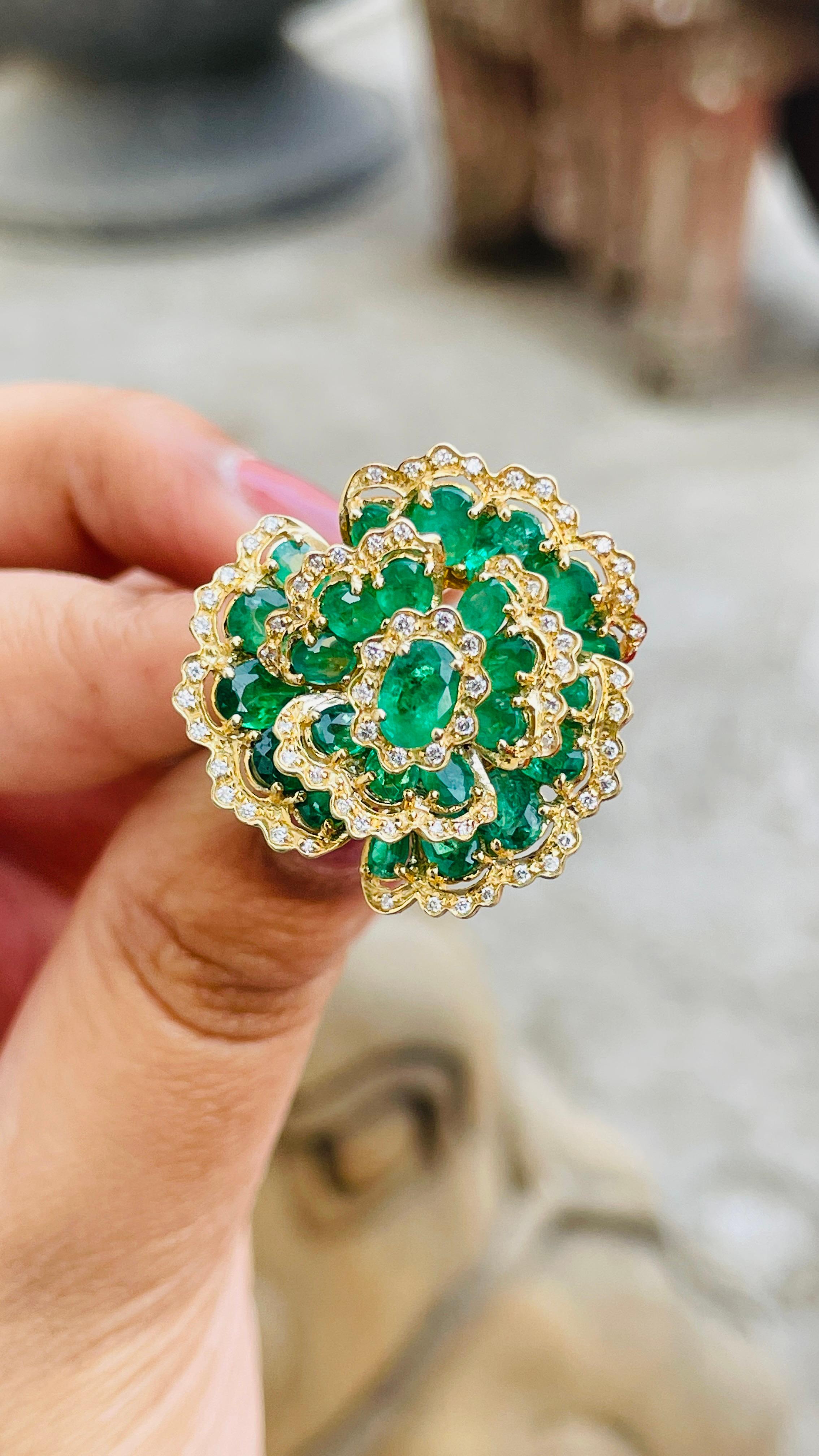 For Sale:  5.82 ct Emerald Flower Ring with Diamonds in 14 Karat Yellow Gold 7