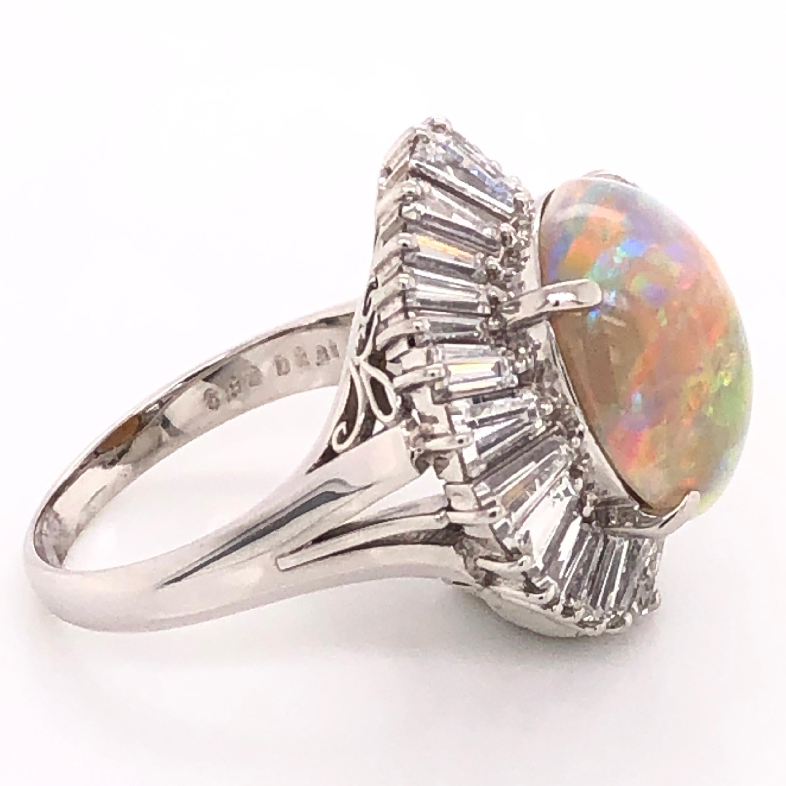 5.82 Carat Opal Diamond Platinum Vintage Cocktail Ring Fine Estate Jewelry In Excellent Condition For Sale In Montreal, QC
