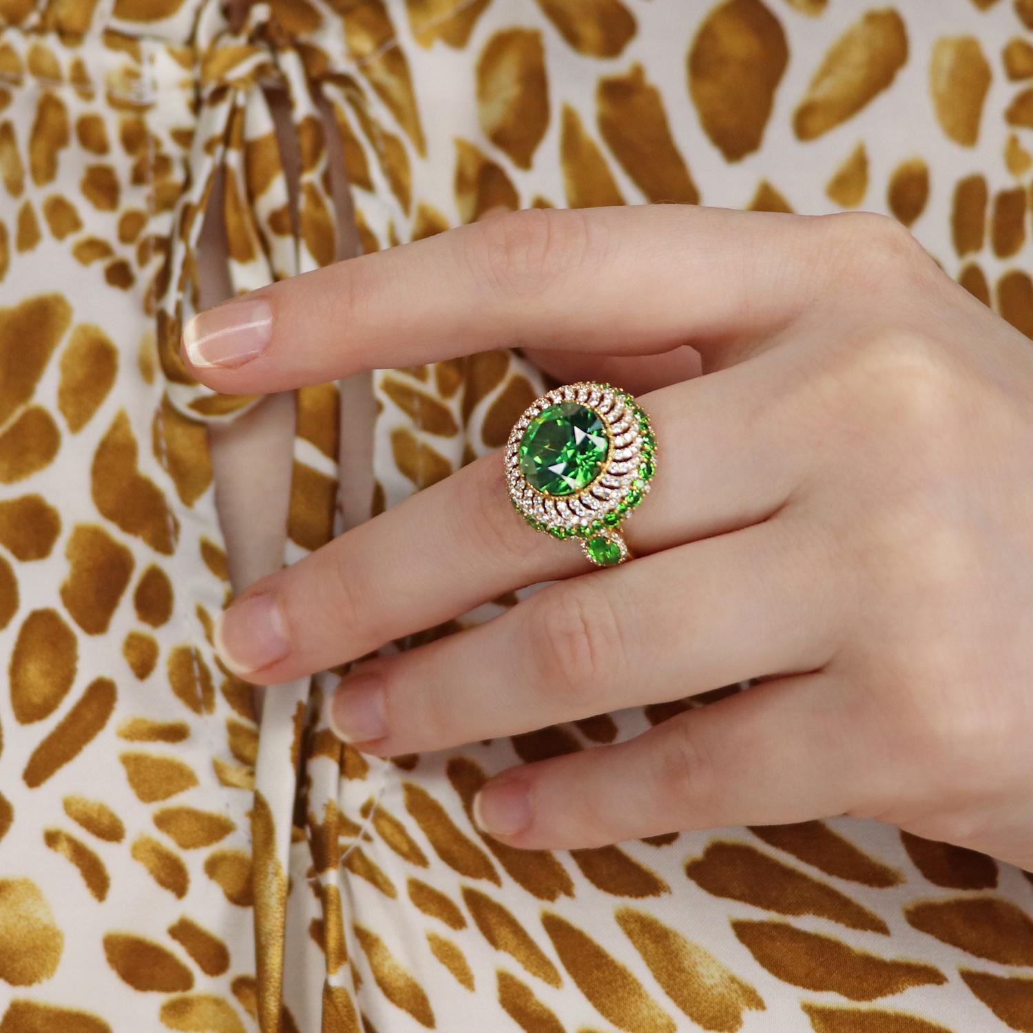 5,82 Karat Russischer Demantoid Diamant 18 Karat Gold Cocktail Ring Damen
