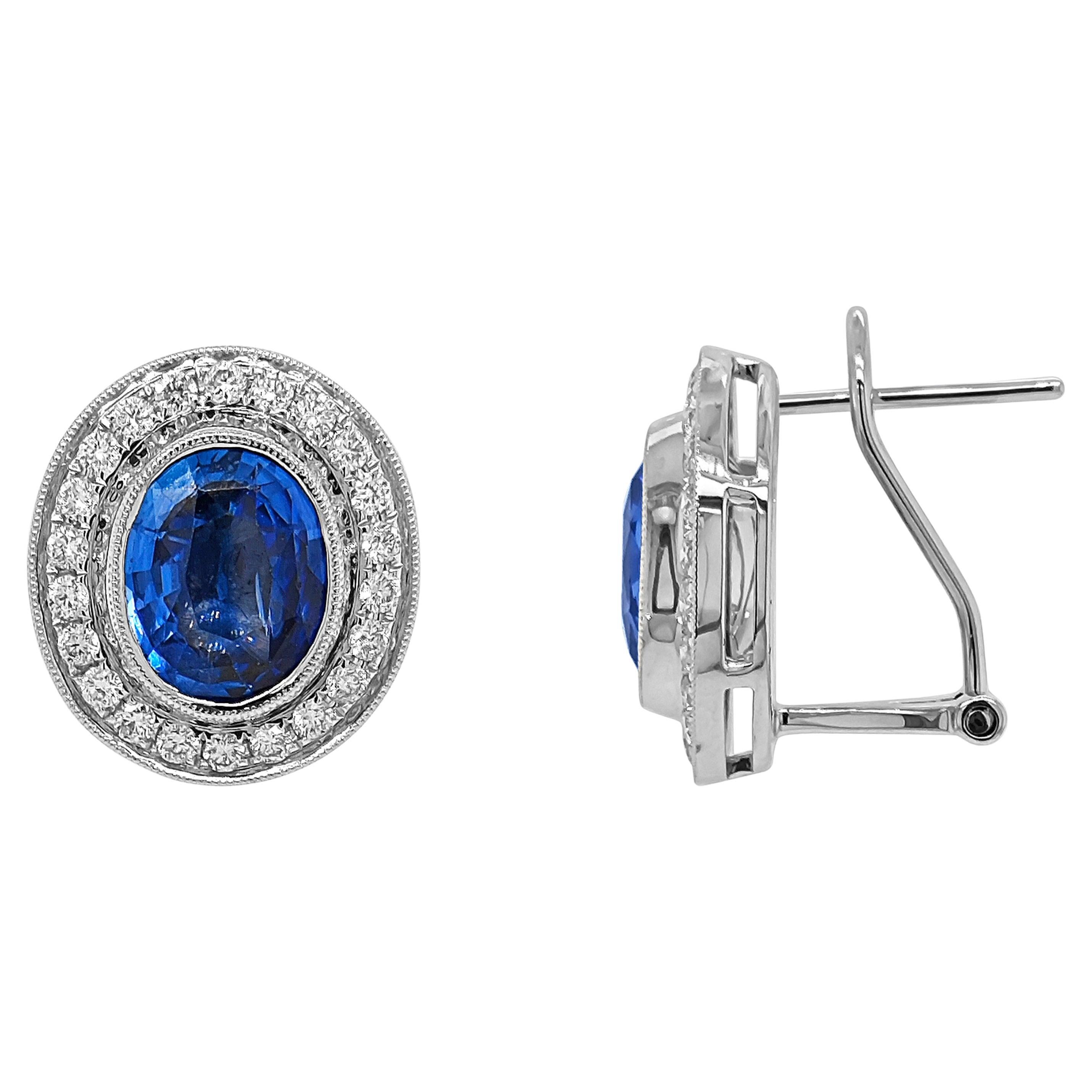 2 Sapphire Gemstones: 5.11 Carats
44 White Diamonds: 0.71 Carat
Metal: 18K White Gold, 8.30 Grams