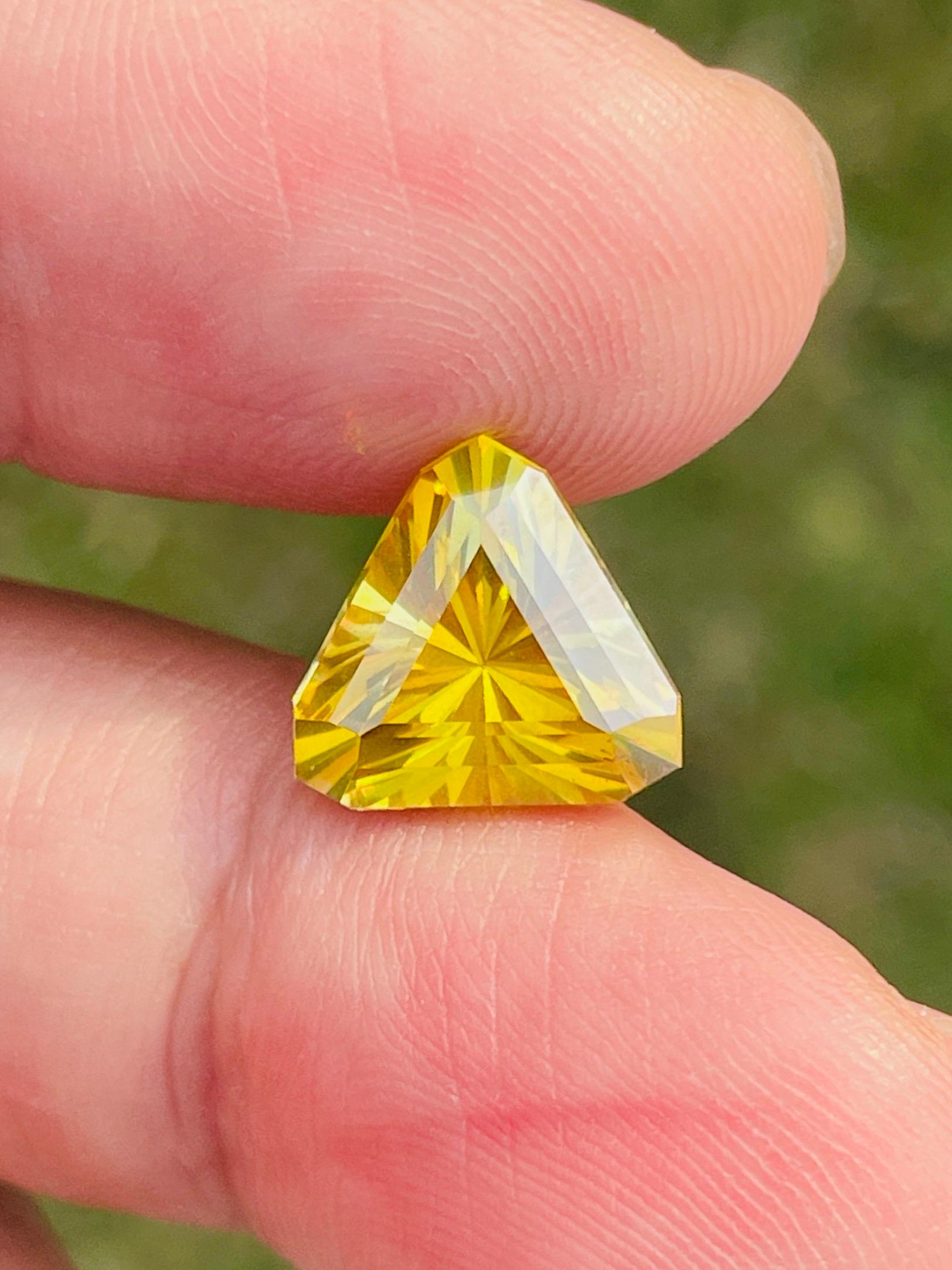 5.82ct Sphalerite sparkling luster with play color brilliant precision cutting In New Condition For Sale In bangkok, TH