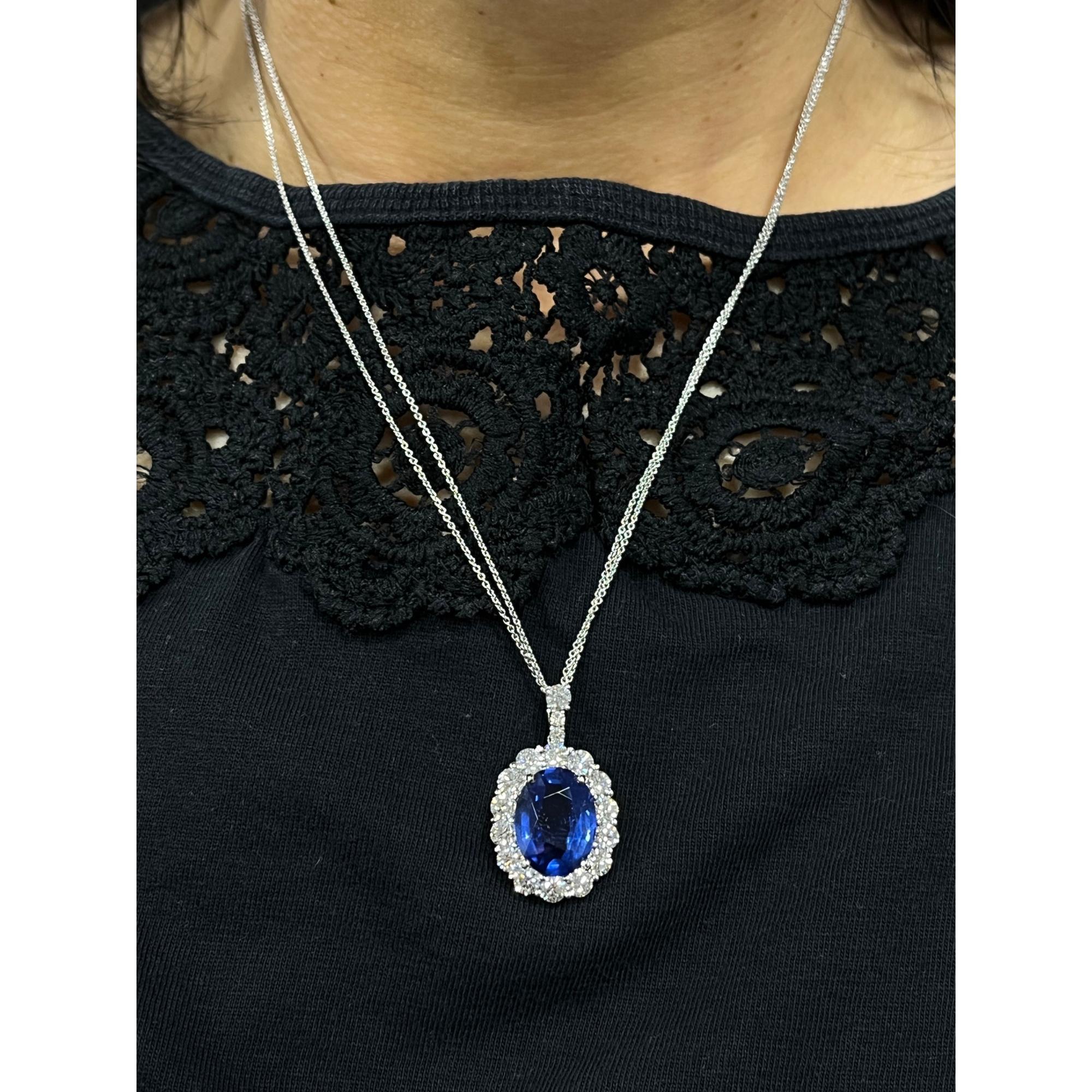 5.83 Carat Oval No Heat Blue Sapphire & Diamond Halo Platinum Pendant Necklace For Sale 1