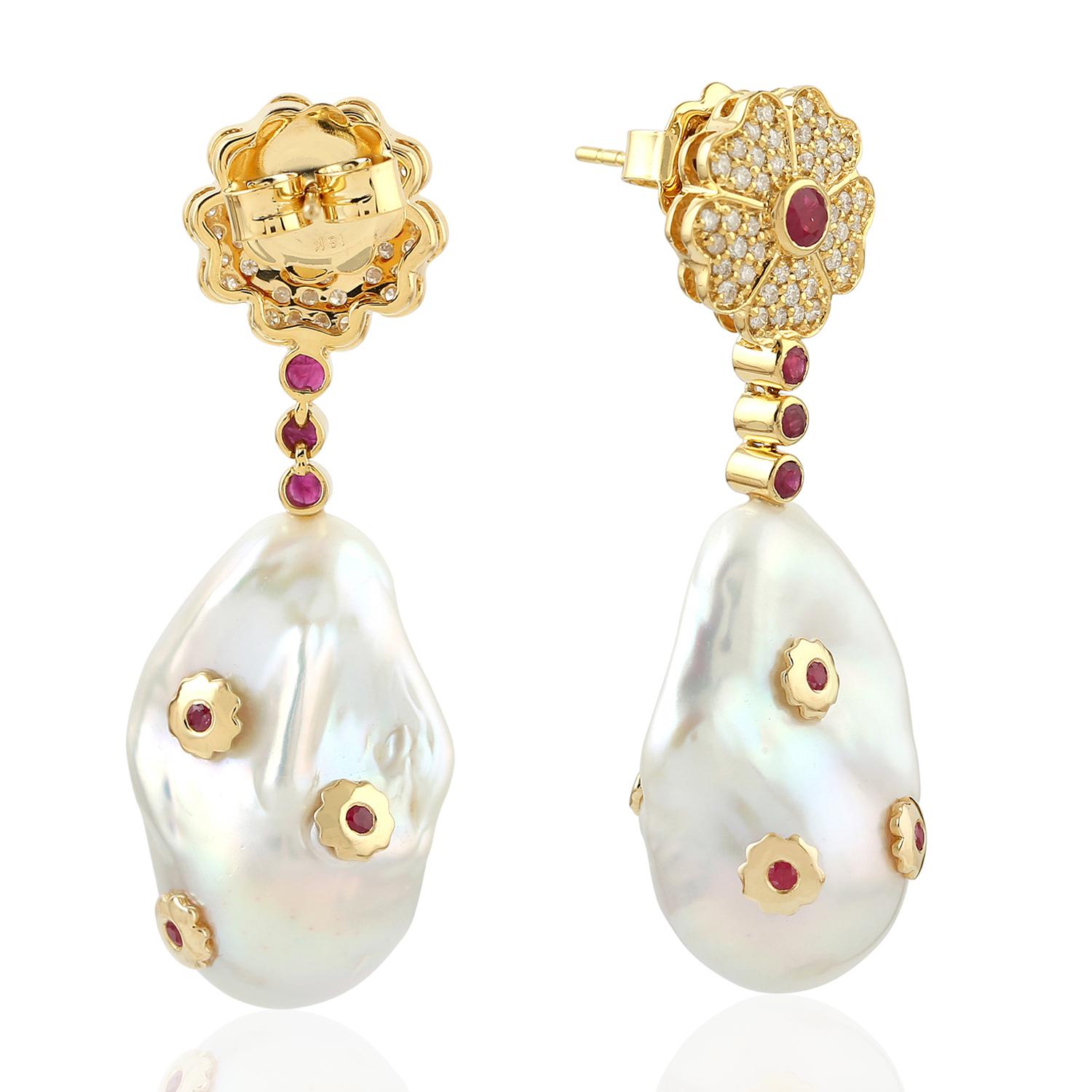 Modern 58.3 Carat Pearl Diamond 18 Karat Gold Flower Blossom Earrings For Sale