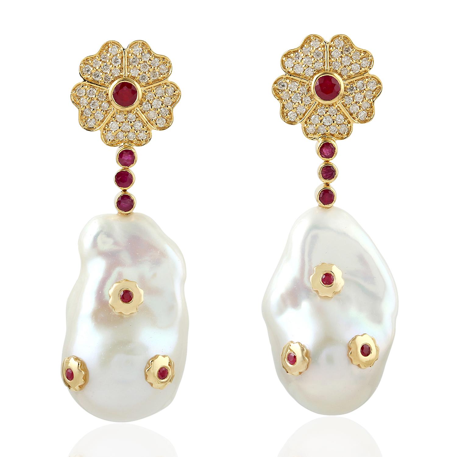 Mixed Cut 58.3 Carat Pearl Diamond 18 Karat Gold Flower Blossom Earrings For Sale