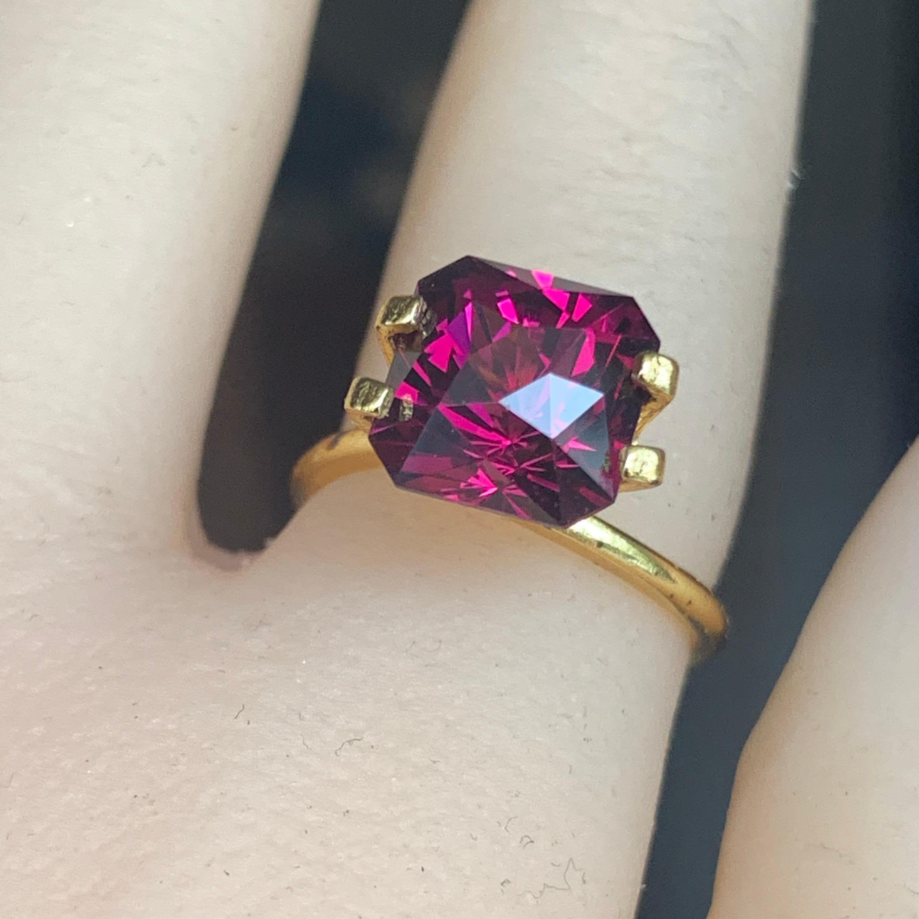4.87 Karat Rosa / Roter Rubelit Turmalin Loser Edelstein 

Can gemacht werden für jede Fingergröße, Anhänger, ect..., wird dies gemacht werden, um zu bestellen und dauert etwa 2-4 Wochen ab Kunden endgültige Design Genehmigung. Wenn Sie einen