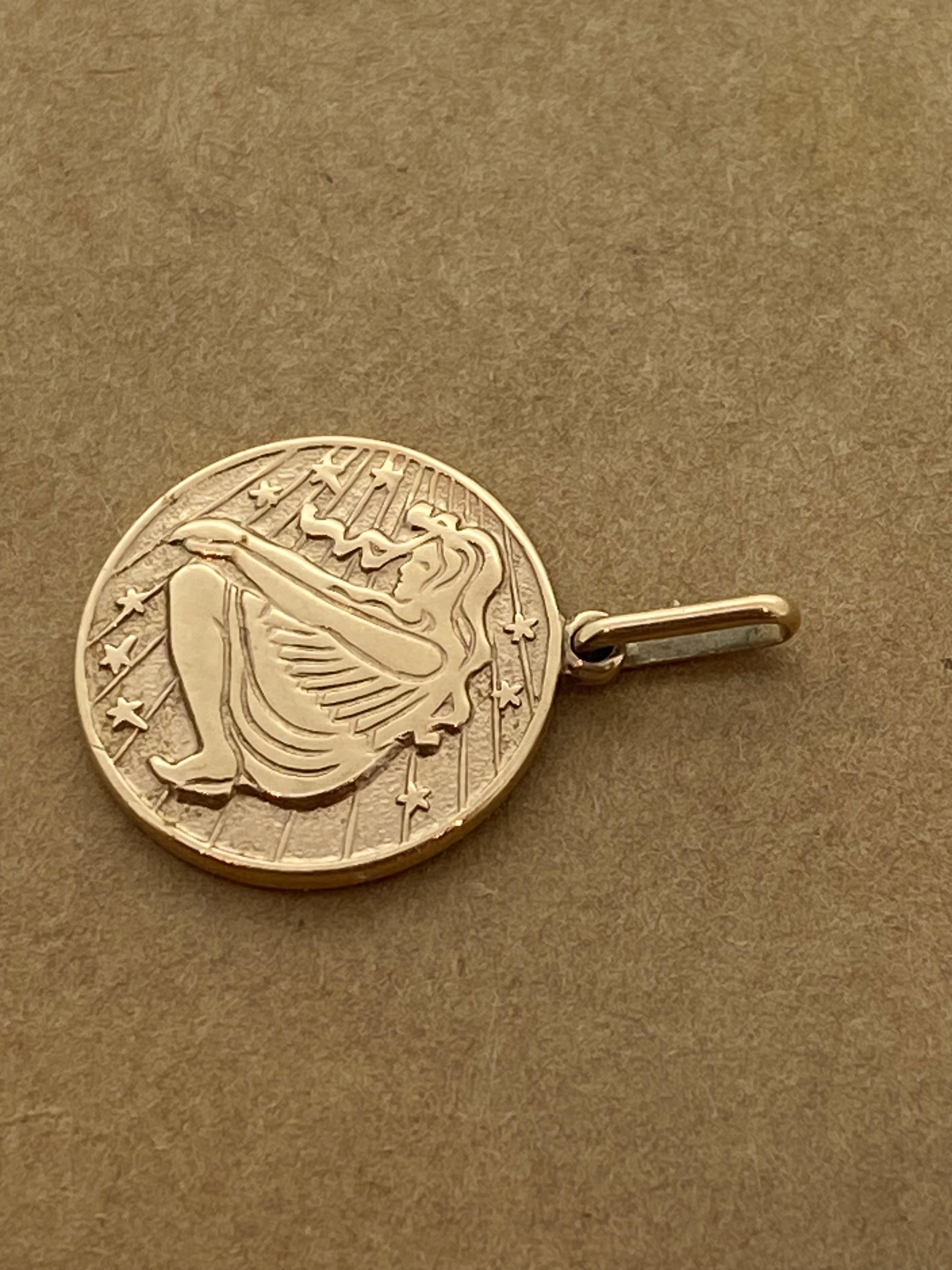 583 Pendentif circulaire Zodiac en or rose (14K), Union soviétique, Odessa, vers les années 1960. Excellent état - En vente à MELBOURNE, AU