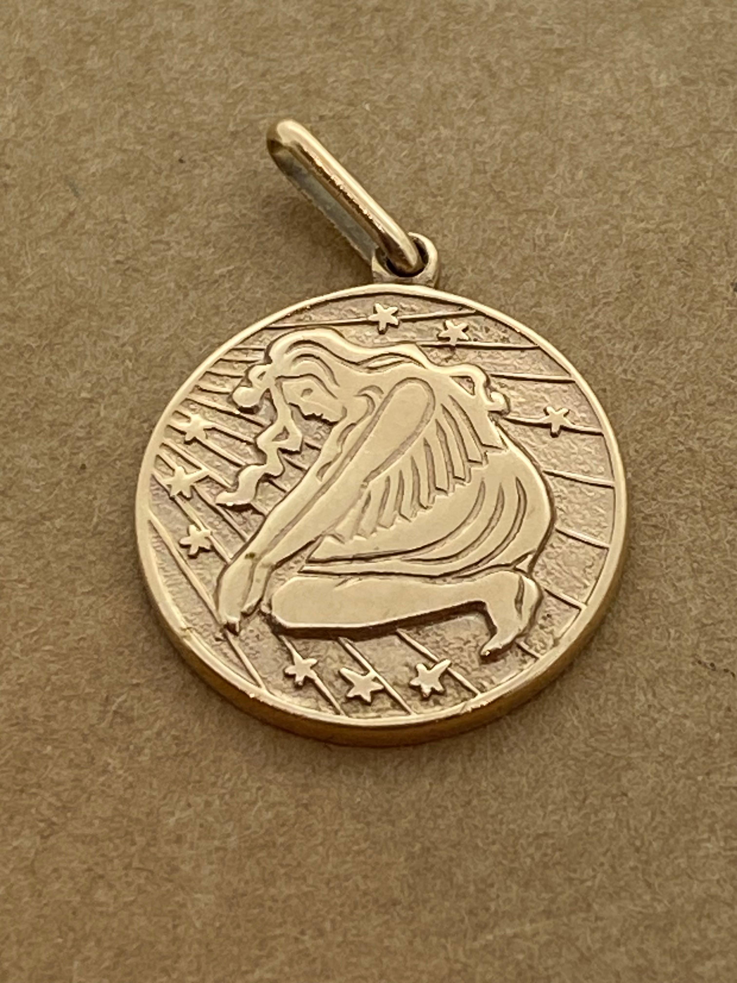 583 Pendentif circulaire Zodiac en or rose (14K), Union soviétique, Odessa, vers les années 1960. Unisexe en vente