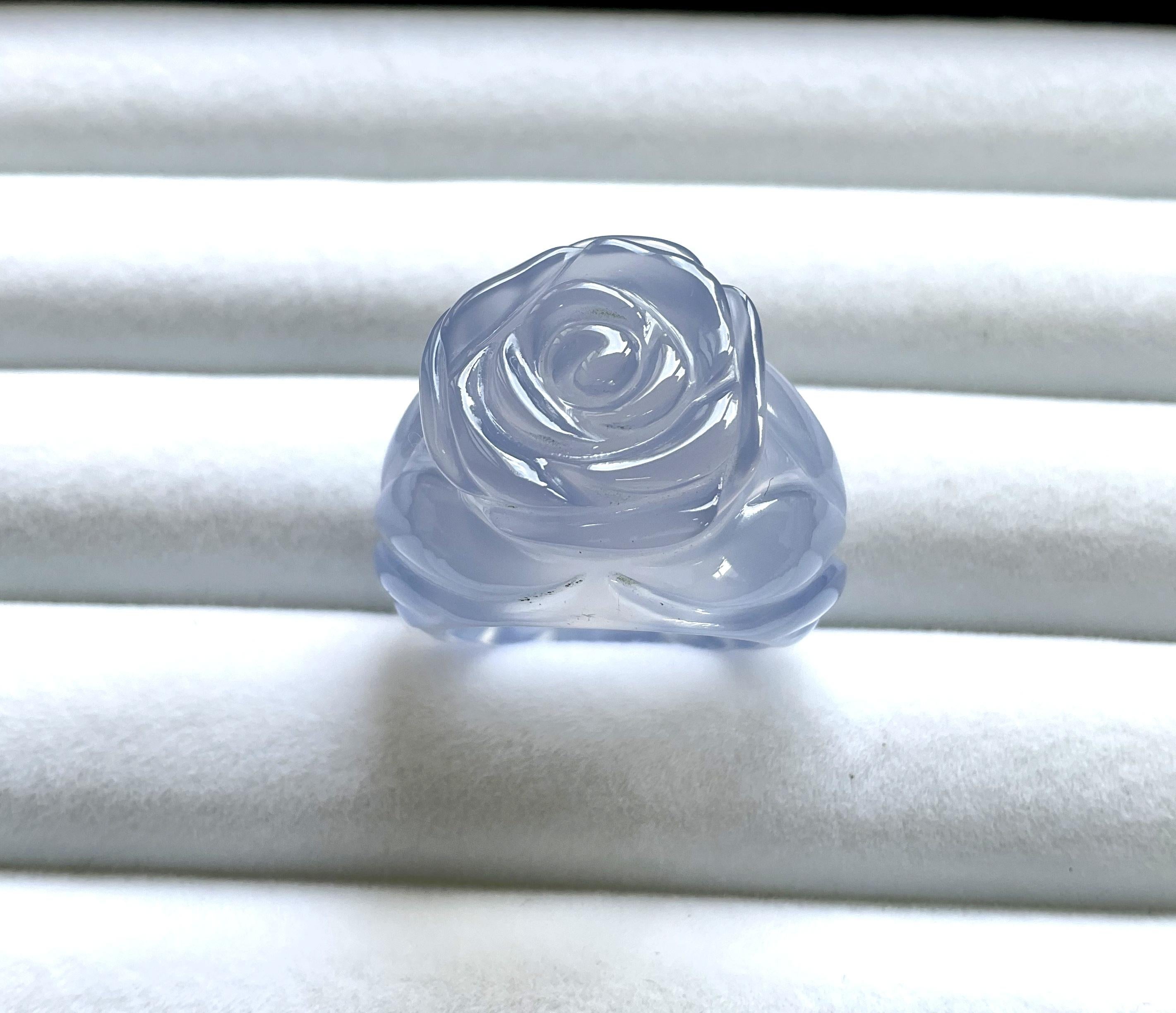 58.30 carats Chalcedony Flower Carved Top Quality Ring Natural Gemstone For Sale 3