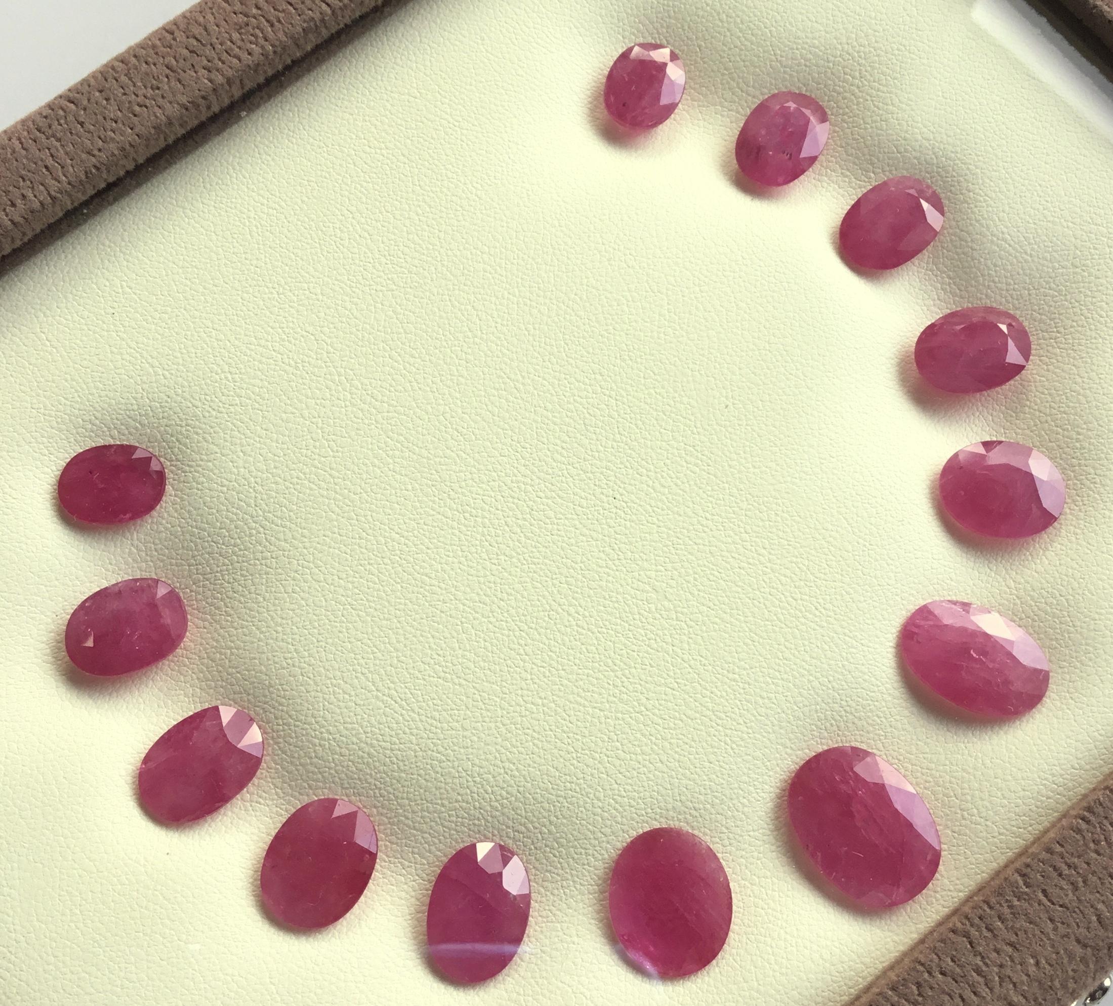 58.39 Carats Ruby Mozambique Oval Faceted Cut stone Layout Heated Natural Gem en vente 1