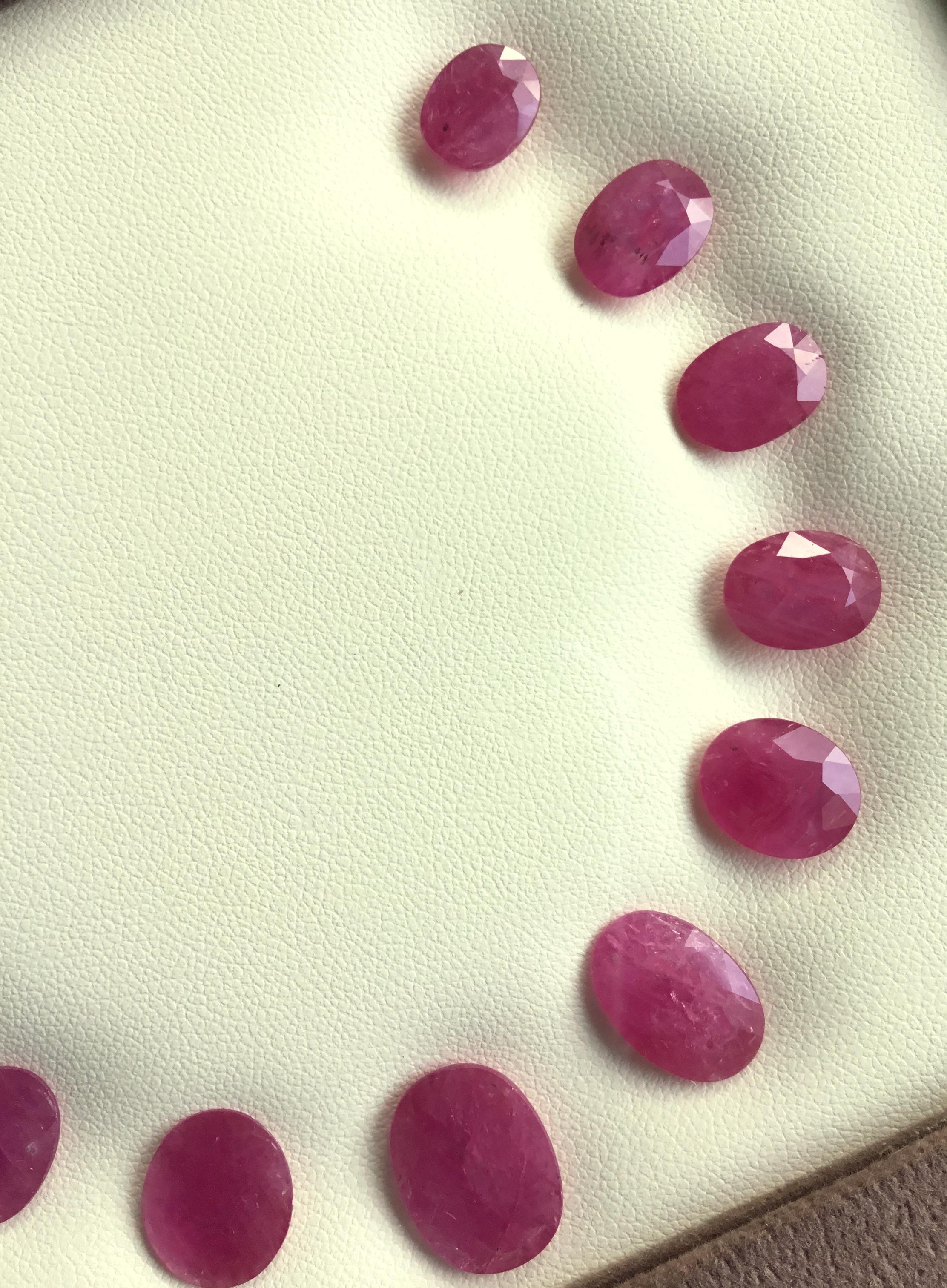 58.39 Carats Ruby Mozambique Oval Faceted Cut stone Layout Heated Natural Gem en vente 2