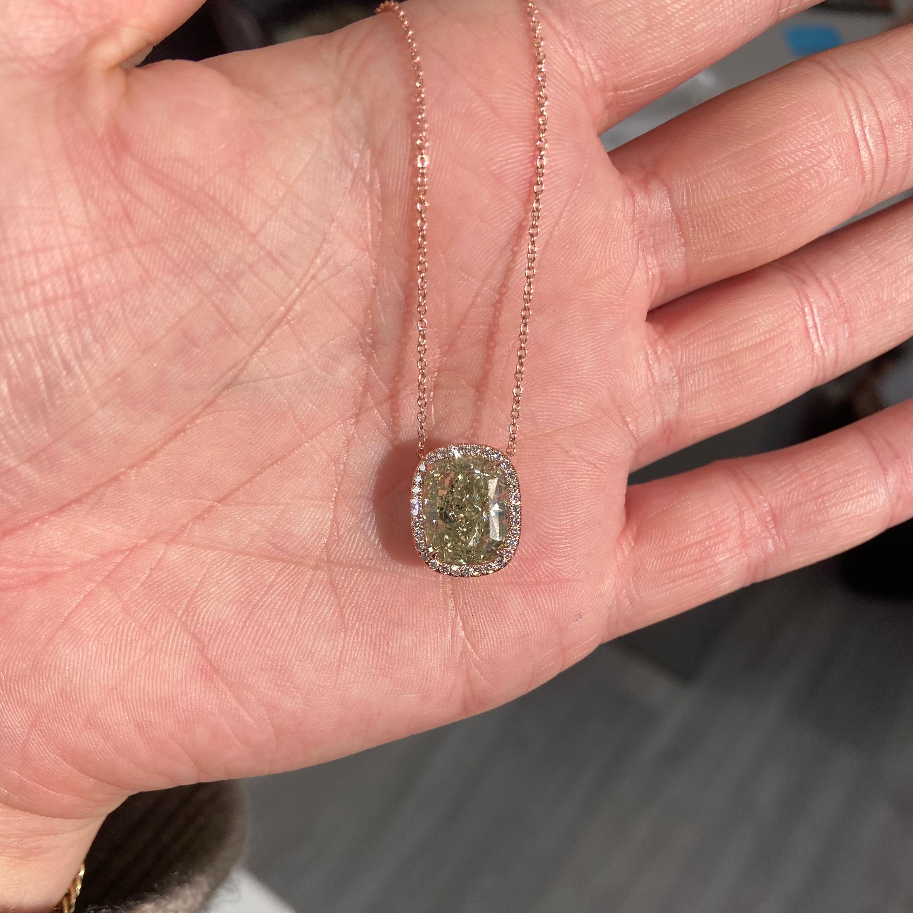 5.83ct Green Cushion Diamond in Pink Diamond Halo Pendant In New Condition For Sale In New York, NY