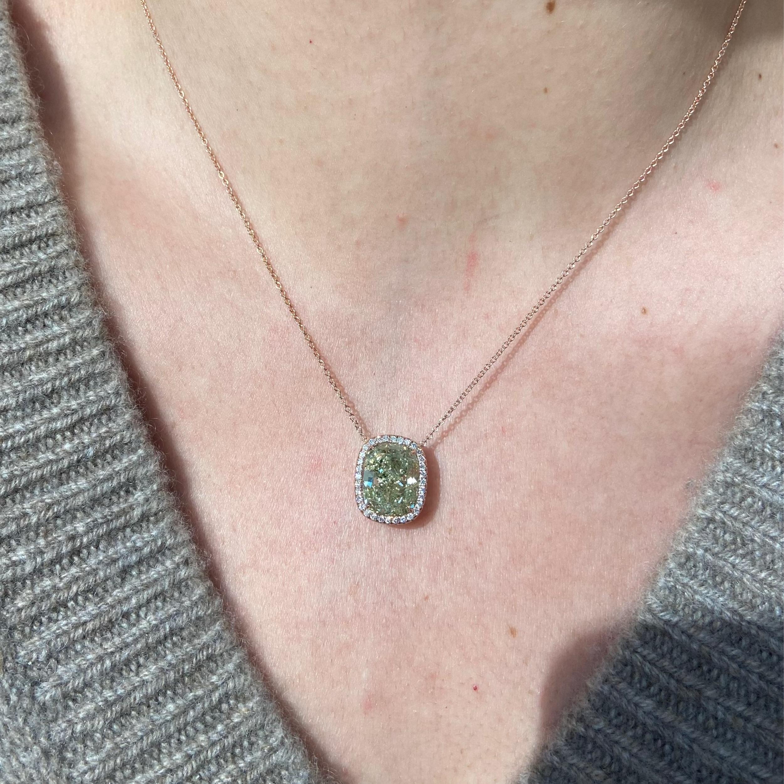 Women's 5.83ct Green Cushion Diamond in Pink Diamond Halo Pendant For Sale