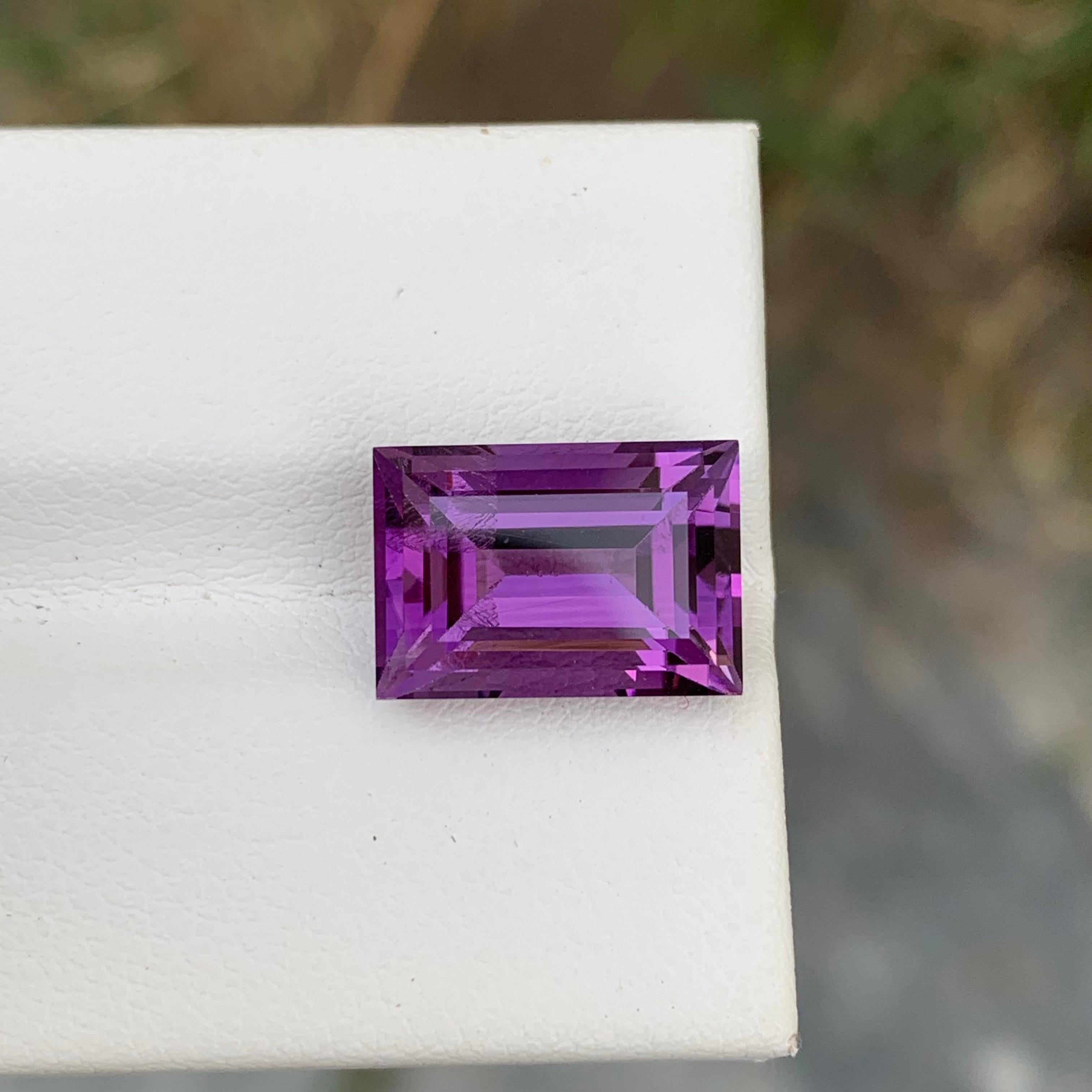 Women's or Men's 5.85 Carat Natural Loose Amethyst Baguette Shape Gemstone For Jewellery For Sale