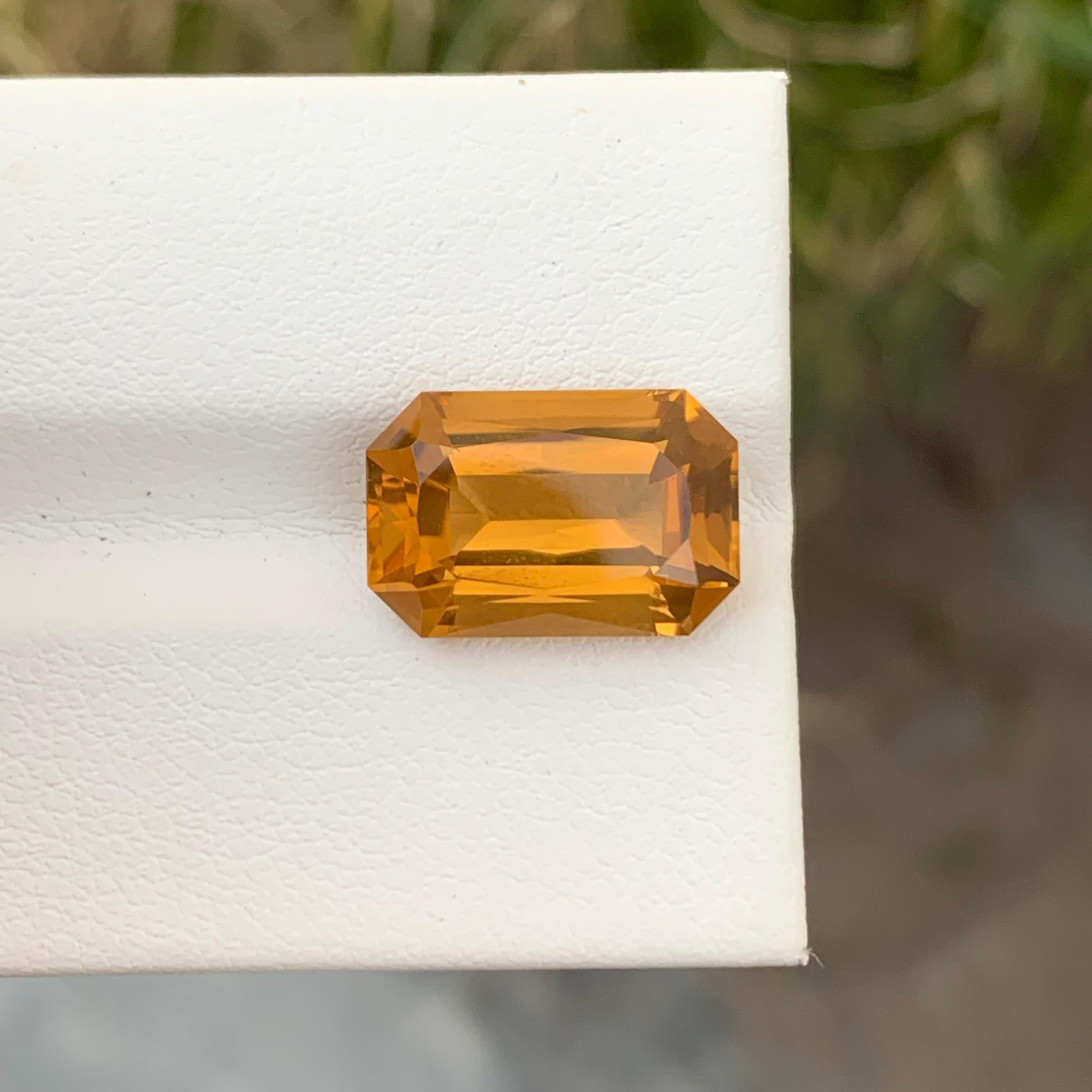 Arts and Crafts 5.85 Carat Natural Loose Citrine Emerald Shape Gem For Jewellery en vente
