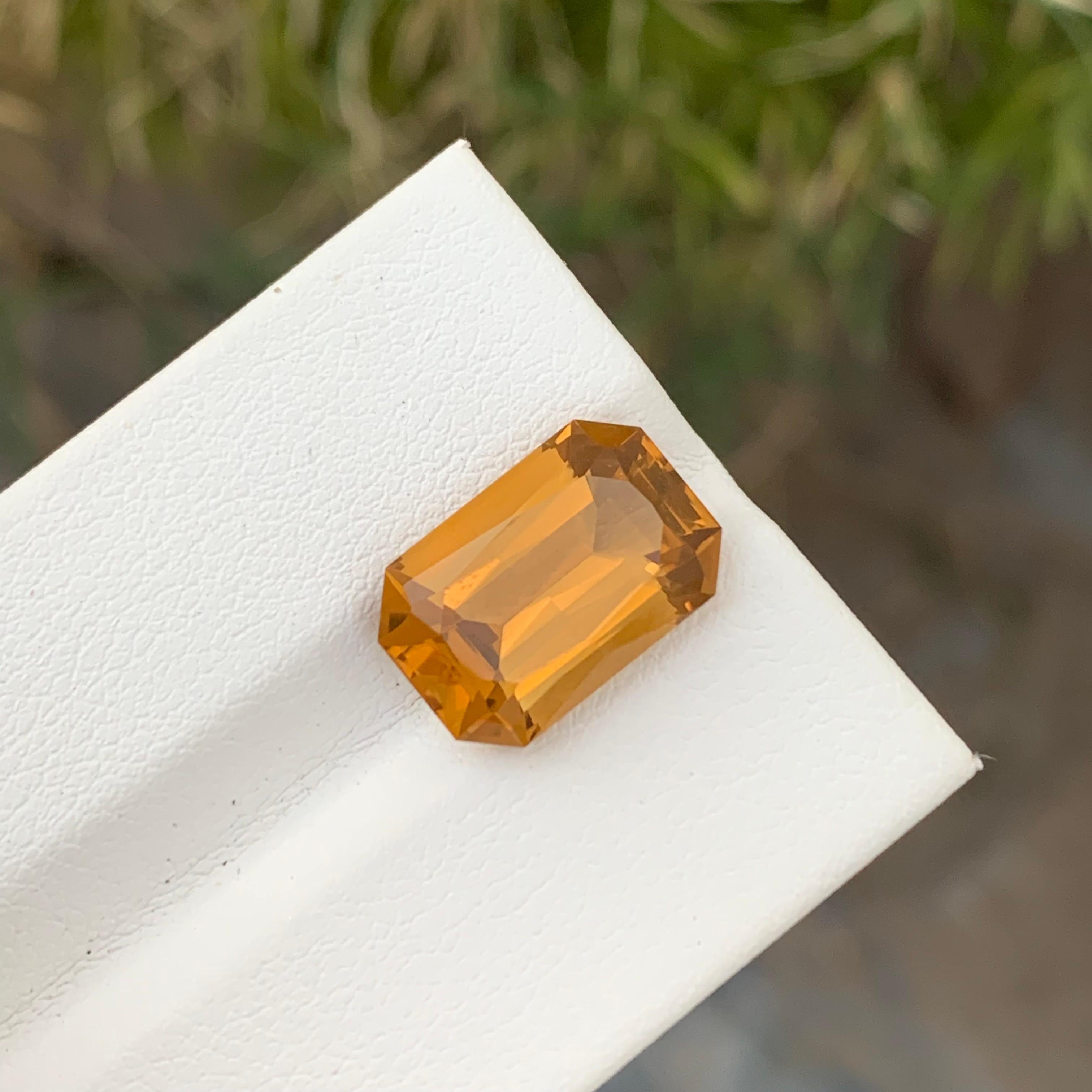 Taille émeraude 5.85 Carat Natural Loose Citrine Emerald Shape Gem For Jewellery en vente