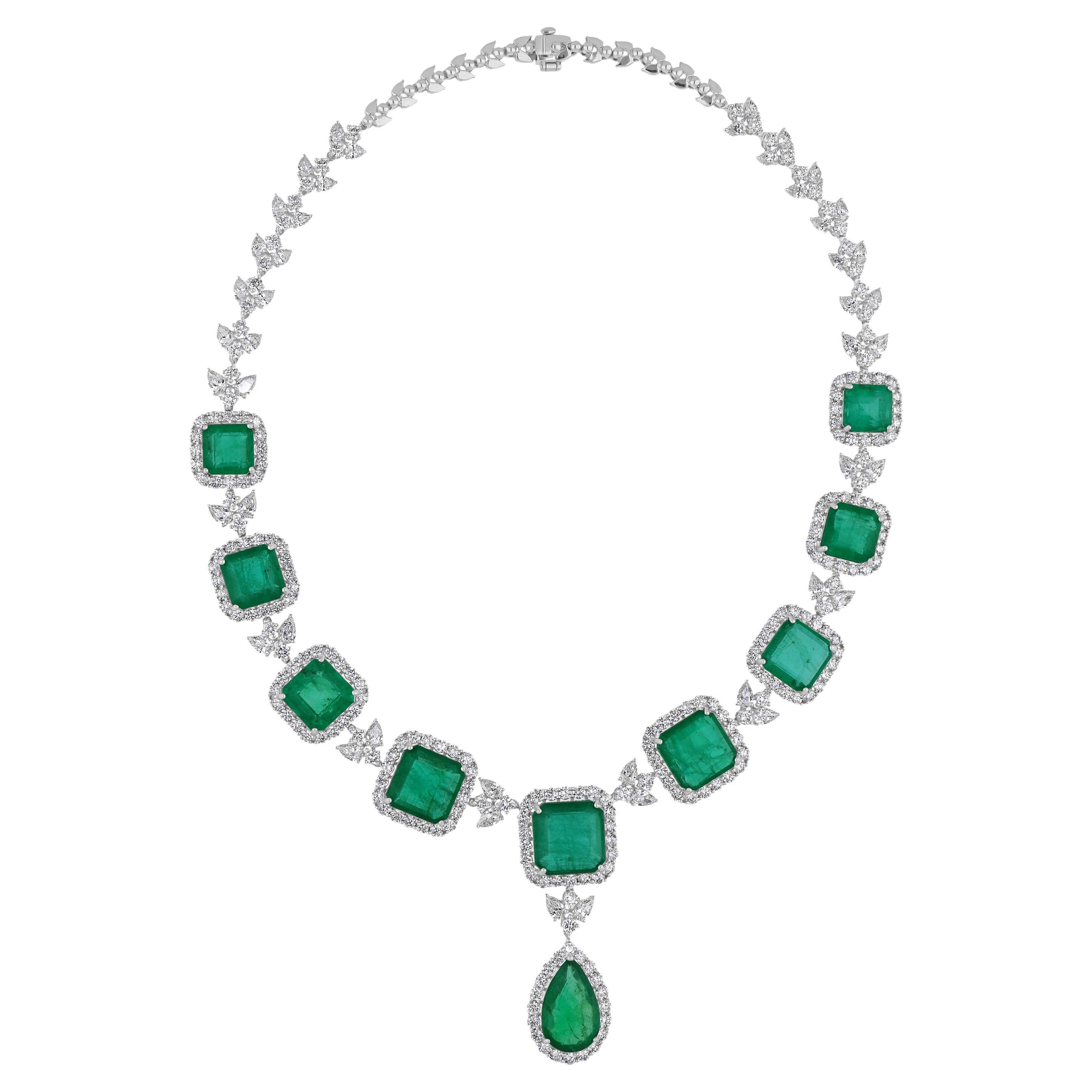 58,5 carati di smeraldo dello Zambia 20,33 carati di diamanti SI/H Collana in oro bianco 18 carati
