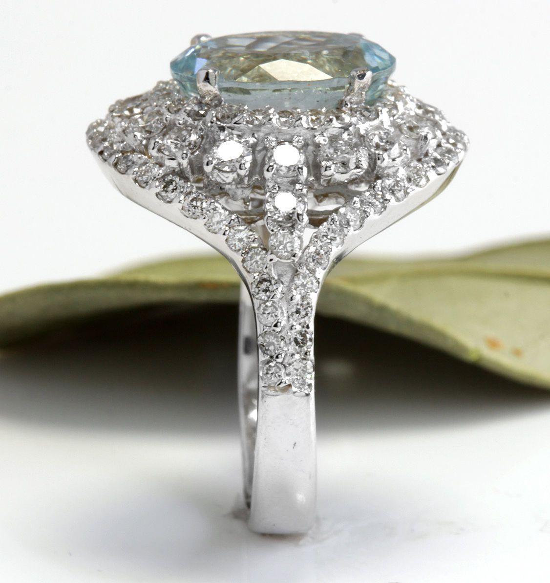 5.85 Carat Natural Aquamarine and Diamond 14 Karat Solid White Gold Ring In New Condition For Sale In Los Angeles, CA