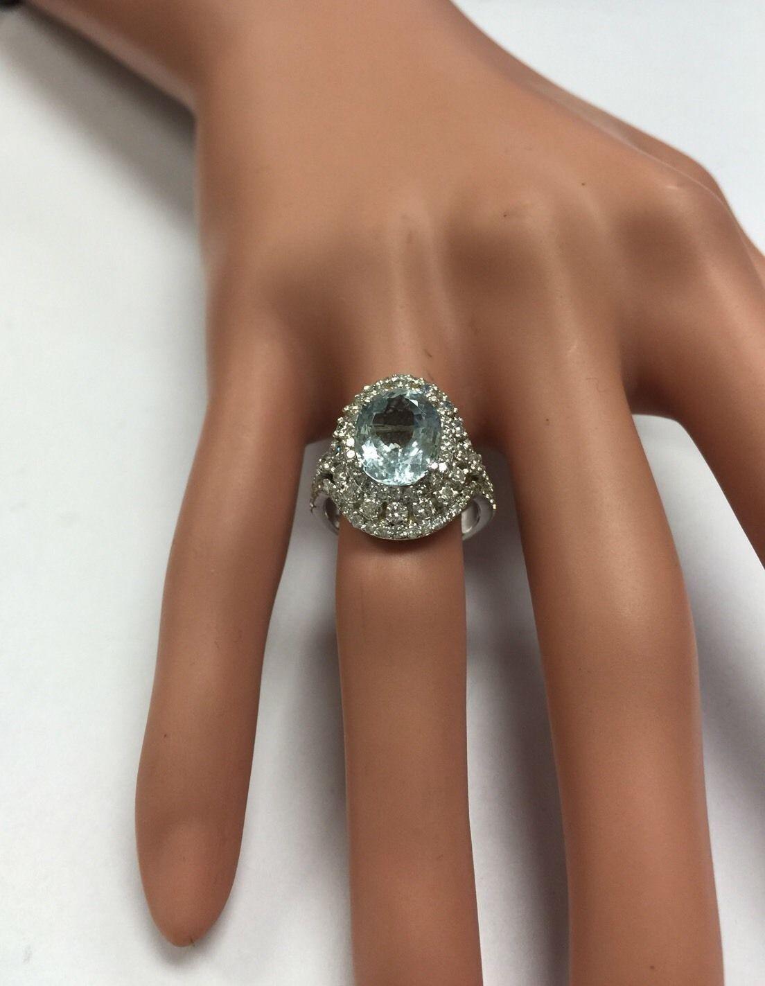 5.85 Carat Natural Aquamarine and Diamond 14 Karat Solid White Gold Ring For Sale 4