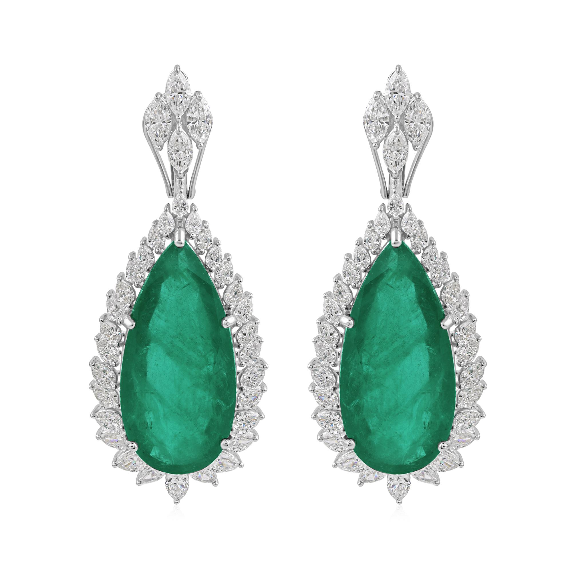 5.85 Ct Diamond Halo 38.88 Ct Zambian Emerald Teardrop Earrings 18k White Gold en vente 1
