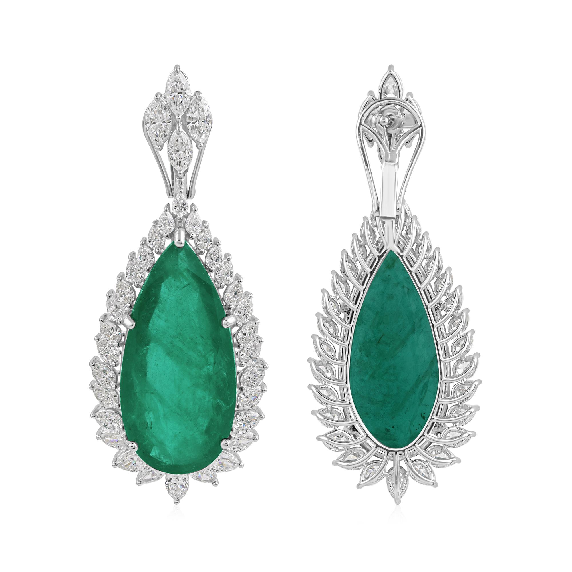 5.85 Ct Diamond Halo 38.88 Ct Zambian Emerald Teardrop Earrings 18k White Gold en vente 2