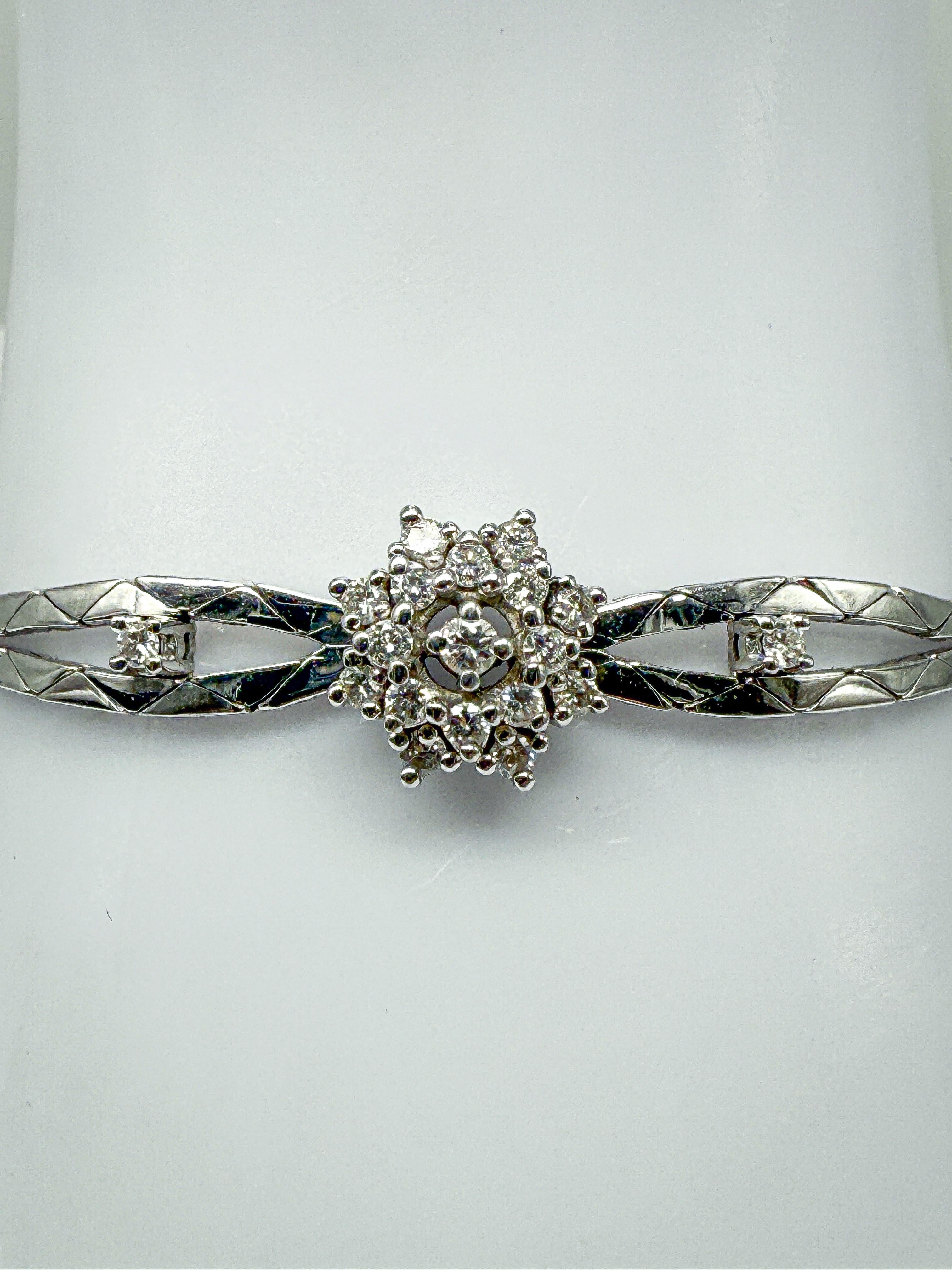 You can view the products upon request at our stores in Berlin or Hamburg.

This exquisite bracelet, designed as a classic bangle, combines timeless elegance with fine craftsmanship. Made of high-quality 14-karat white gold, it features an oval