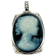 585 white gold cameo pendant