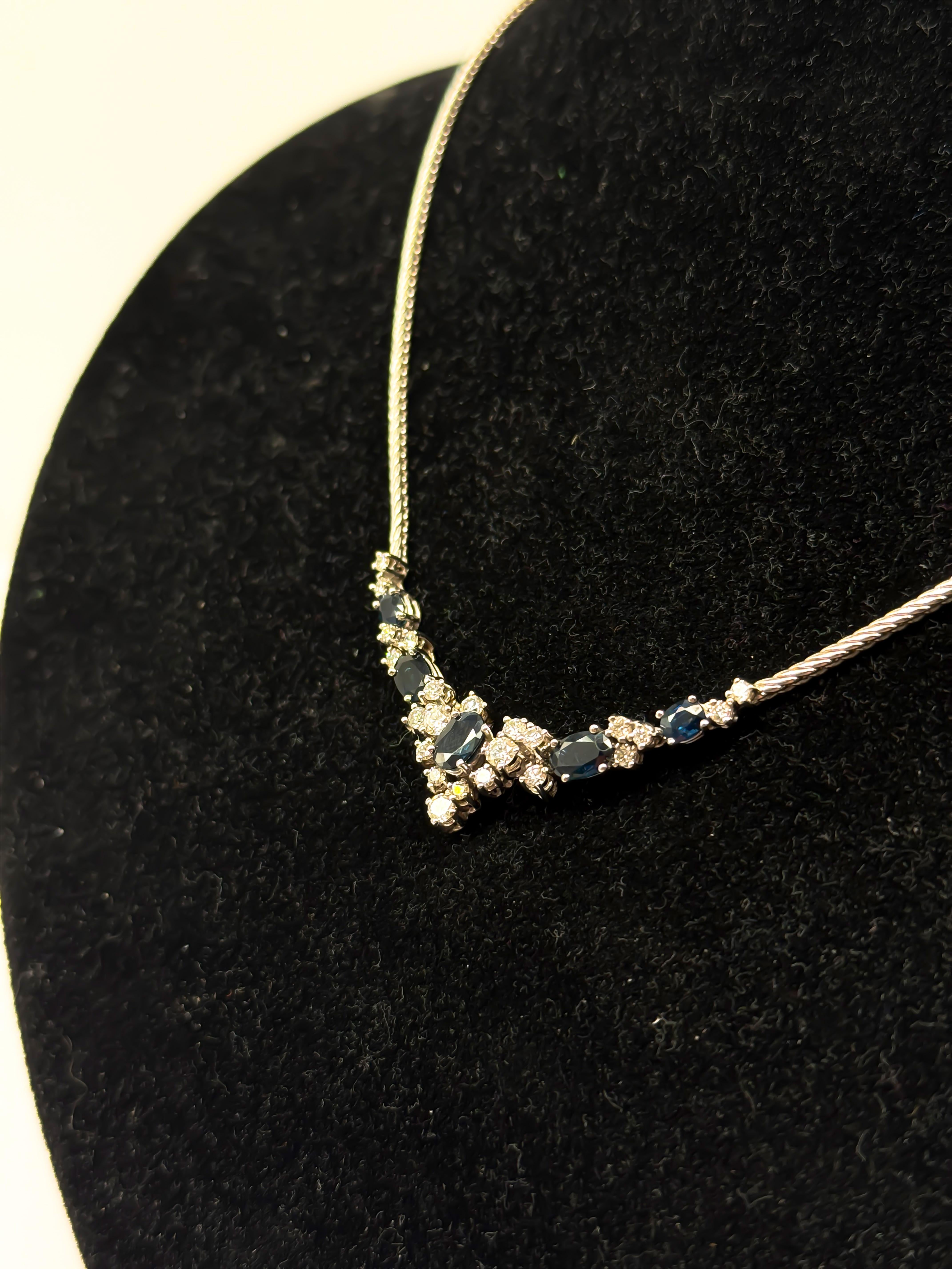 585 white gold necklace with sapphire and diamonds, certificate included In condizioni buone in vendita a Berlin, DE