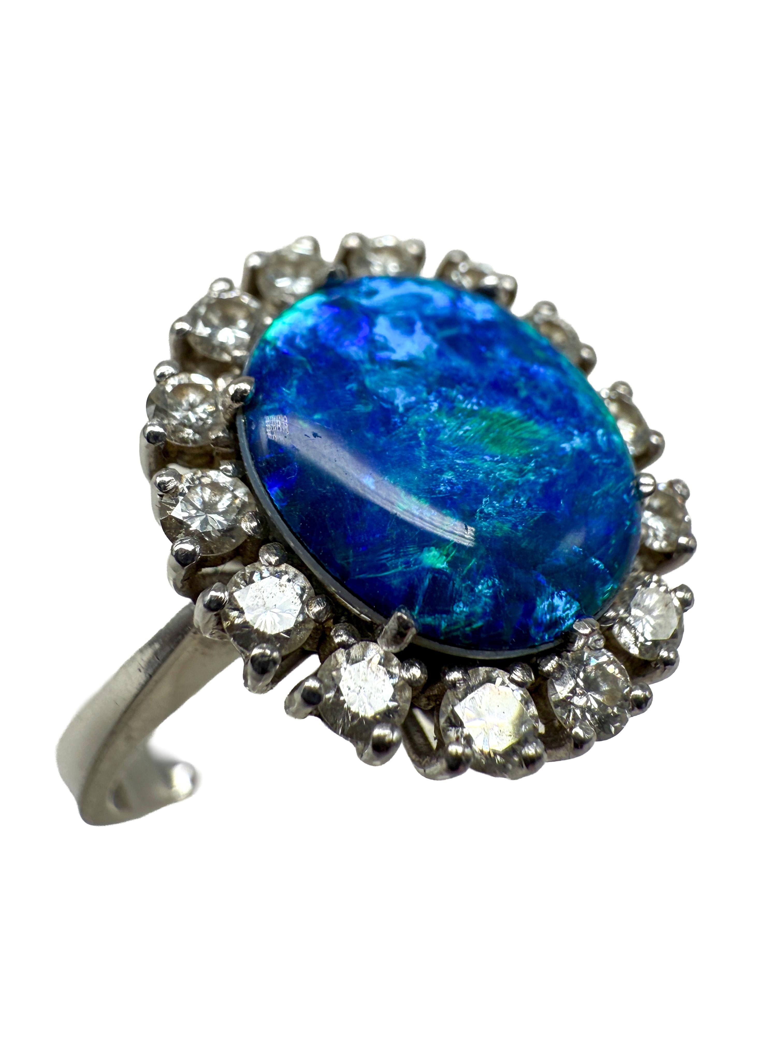 585 Bague en or blanc avec opale et saphir Unisexe en vente
