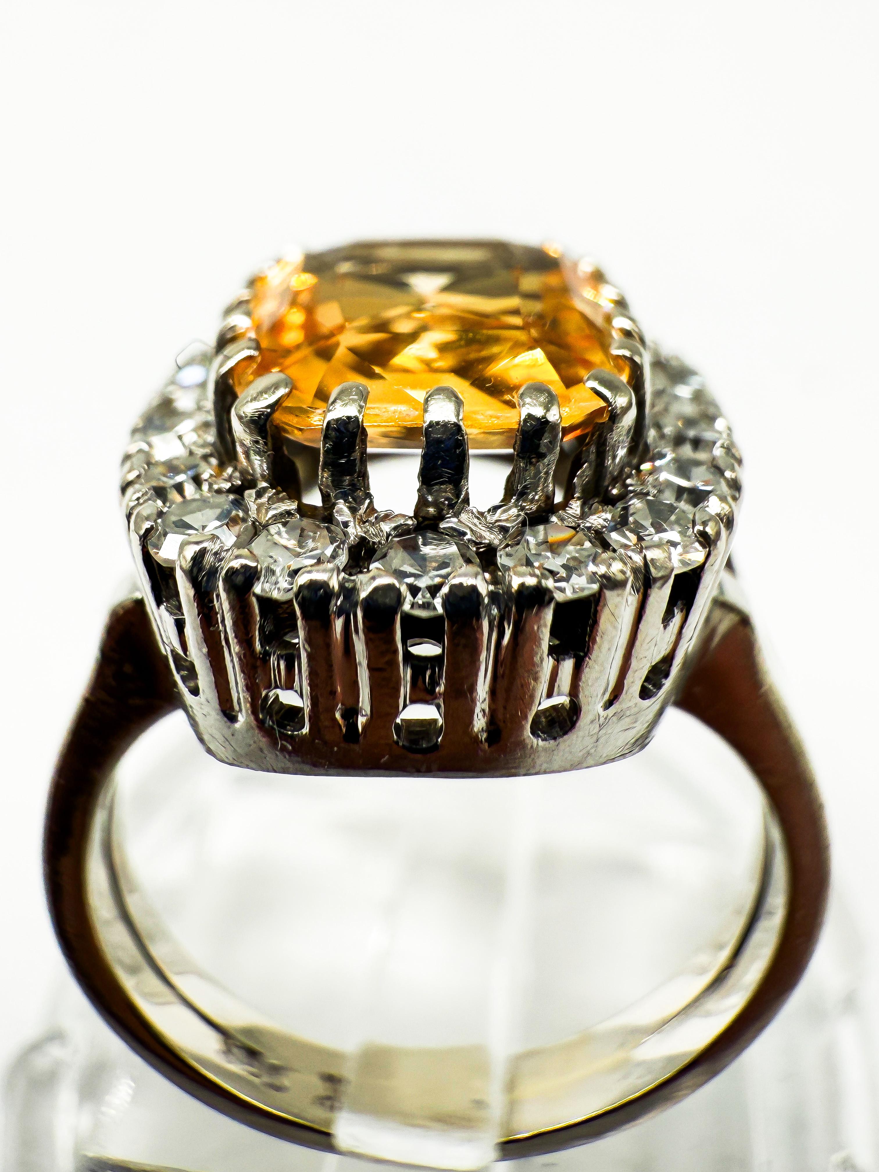 Modern 585 White Halo Gold Ring Featuring a Yellow Sapphire For Sale
