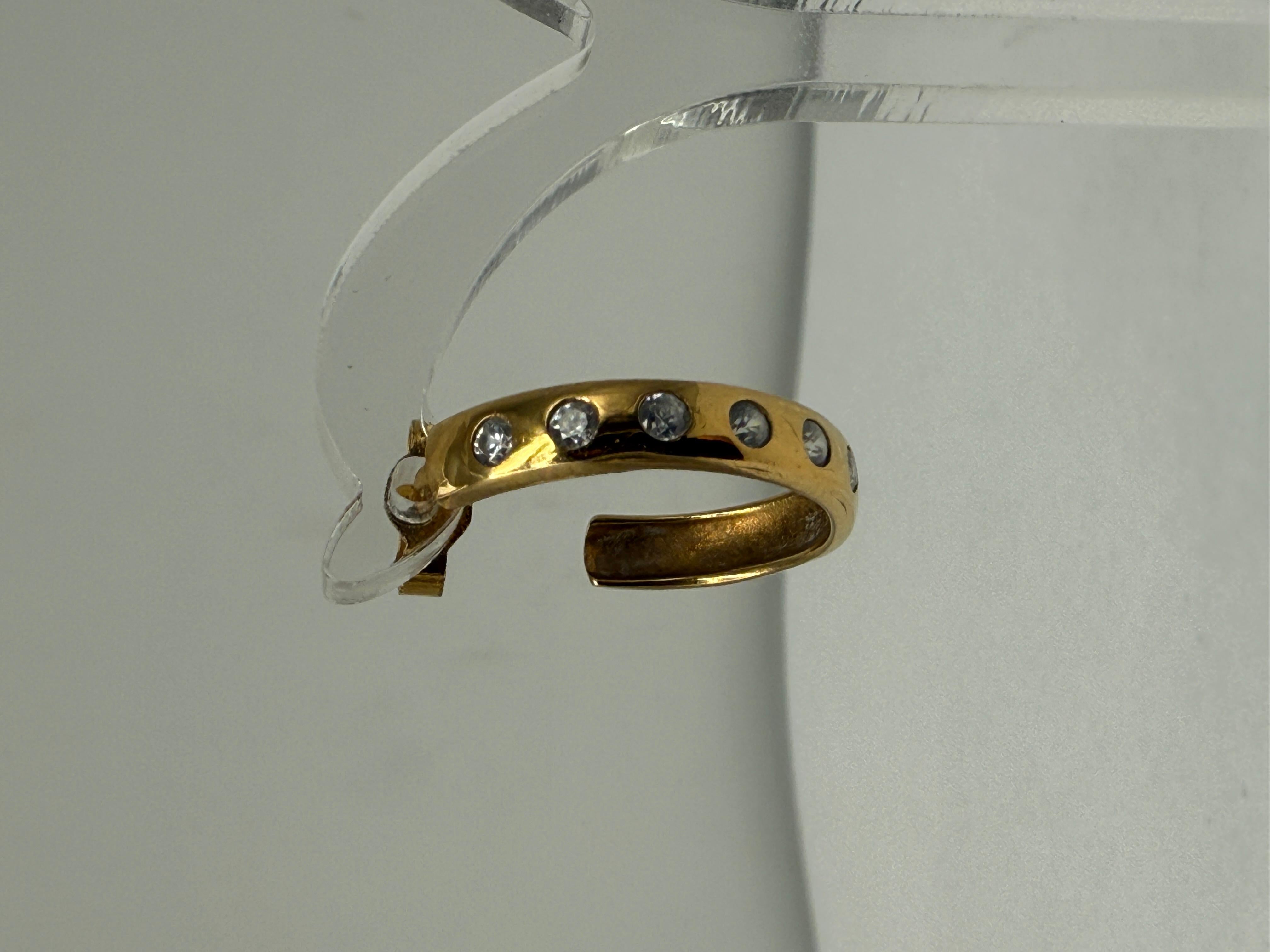Moderno 585 Orecchini in oro giallo con diamanti in vendita
