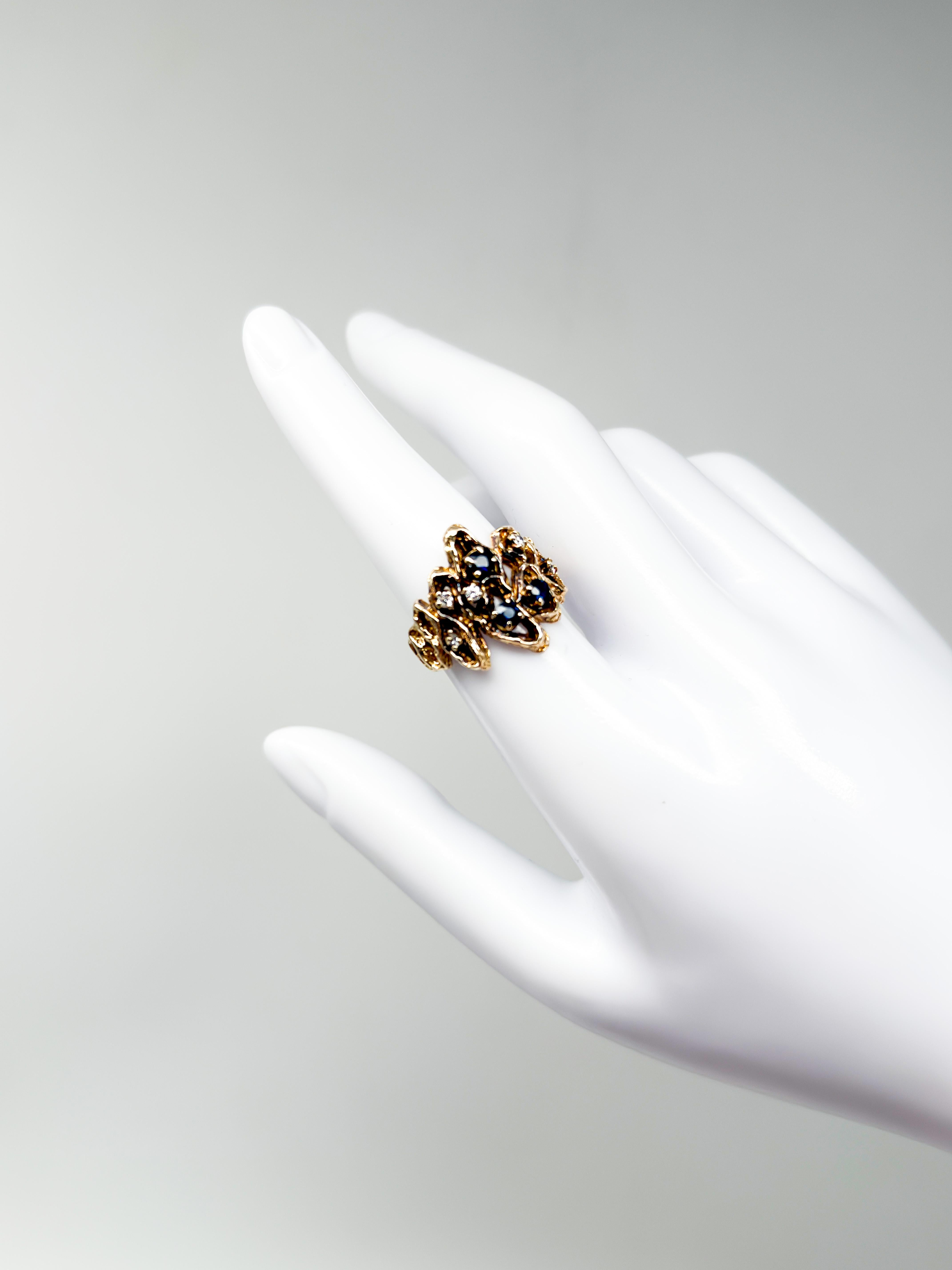 585 Yellow Gold Ring with Diamonds and Sapphire; Certificate Included in vendita 2