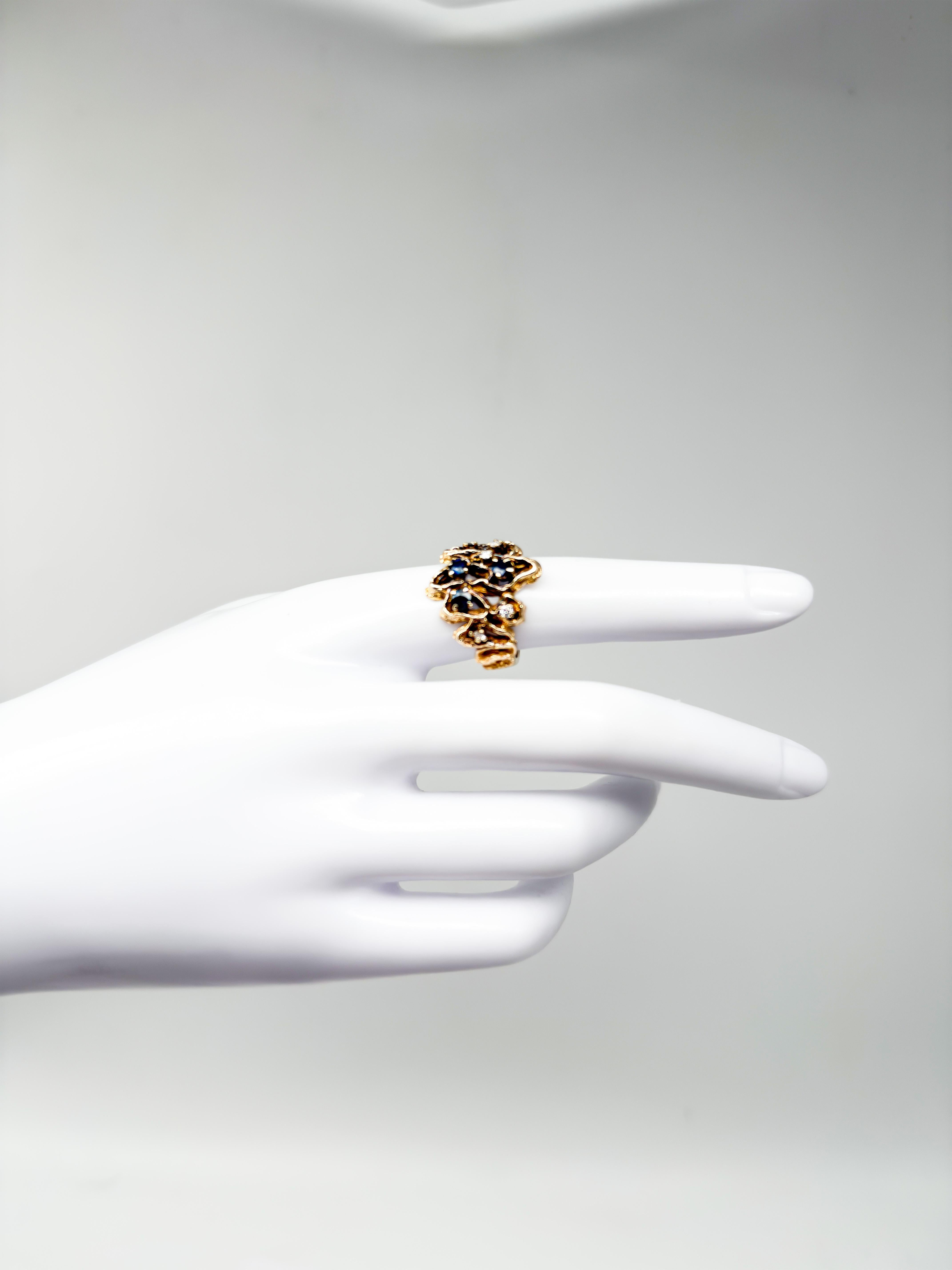 585 Yellow Gold Ring with Diamonds and Sapphire; Certificate Included in vendita 3