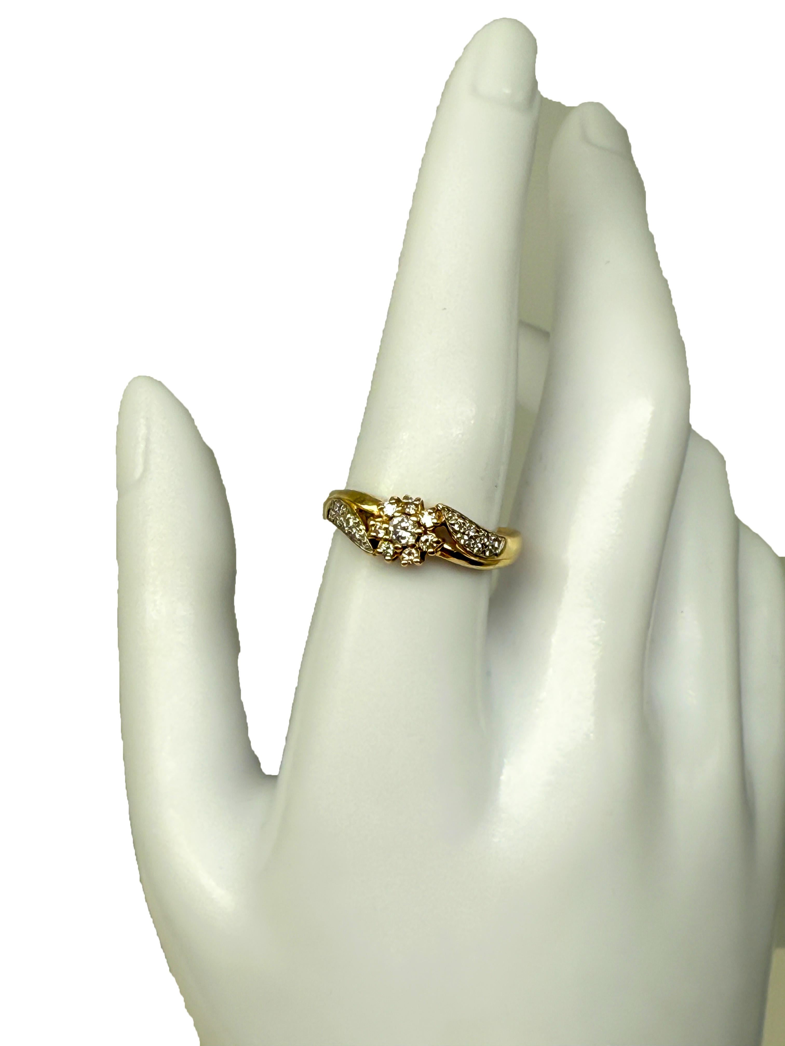 Moderne 585 Bague en or jaune avec diamants en vente