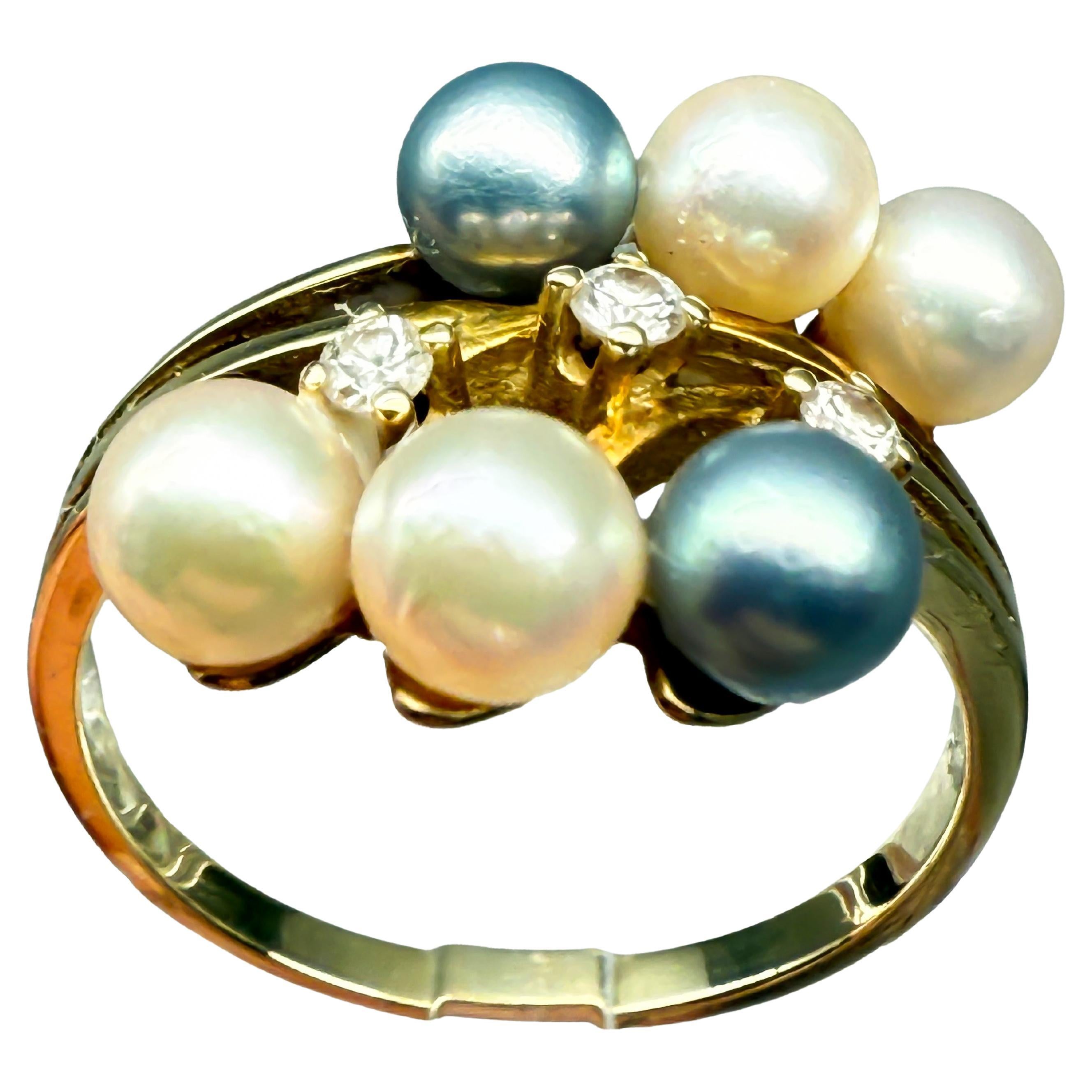 585 Bague en or jaune avec perles et diamants en vente