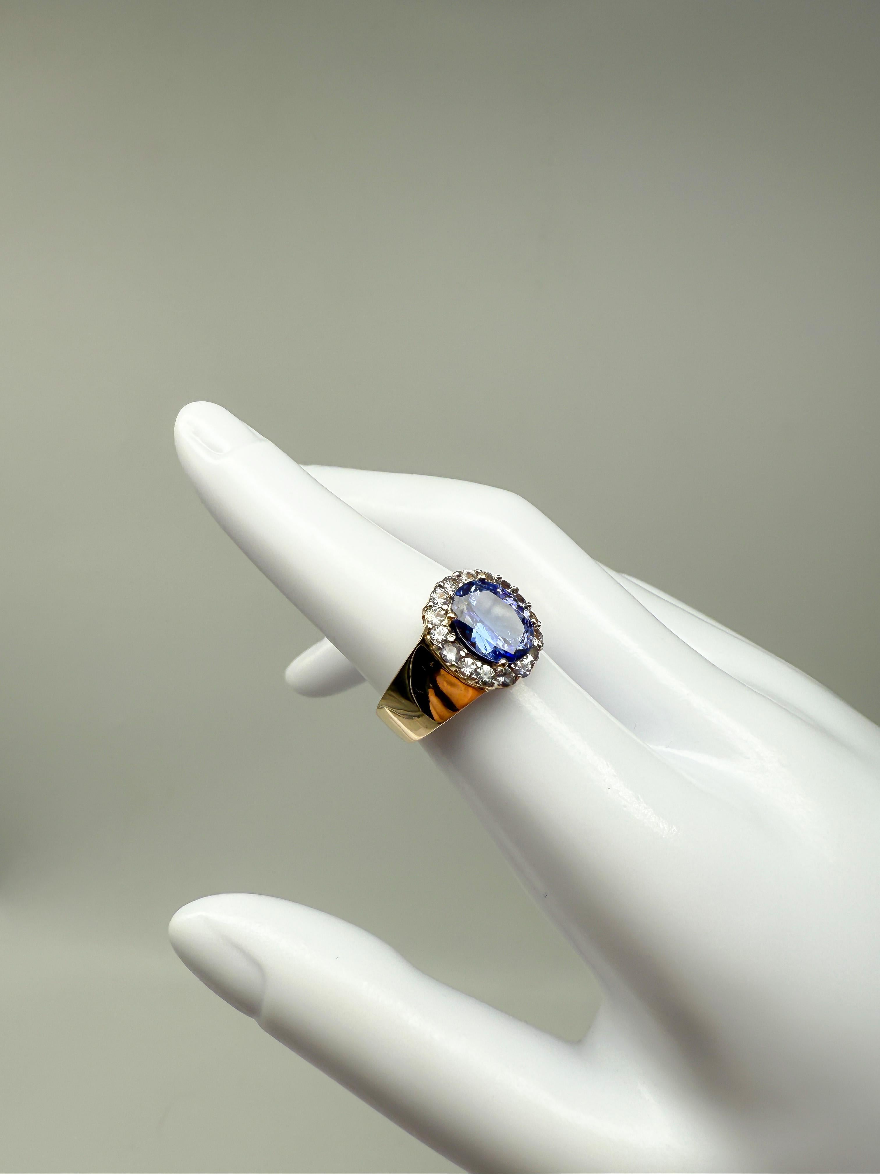 585 Bague en or jaune avec tanzanite et diamants en vente 1