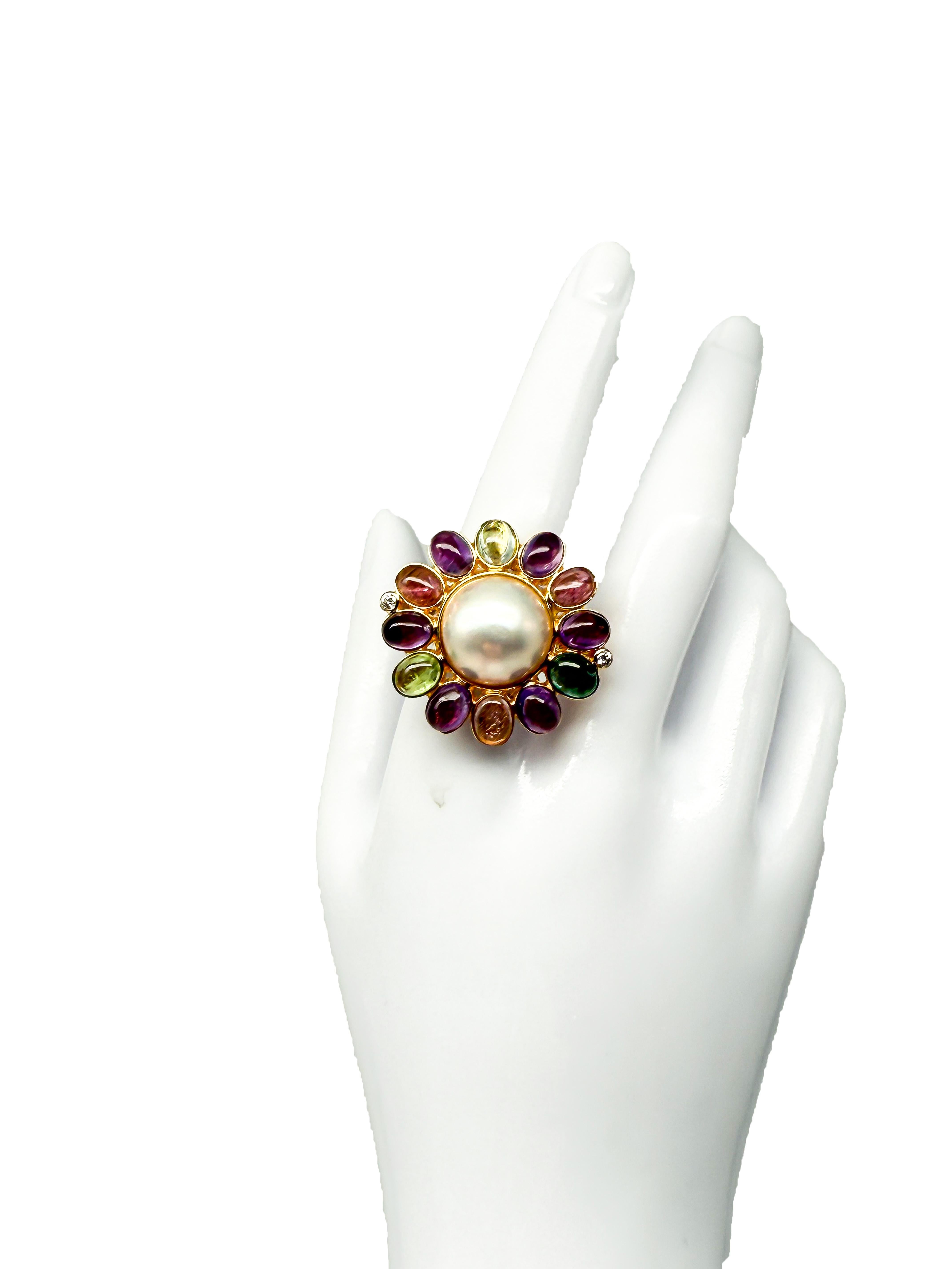 Cabochon 585 Anello in oro giallo con tormaline, perla Mabe e diamanti in vendita