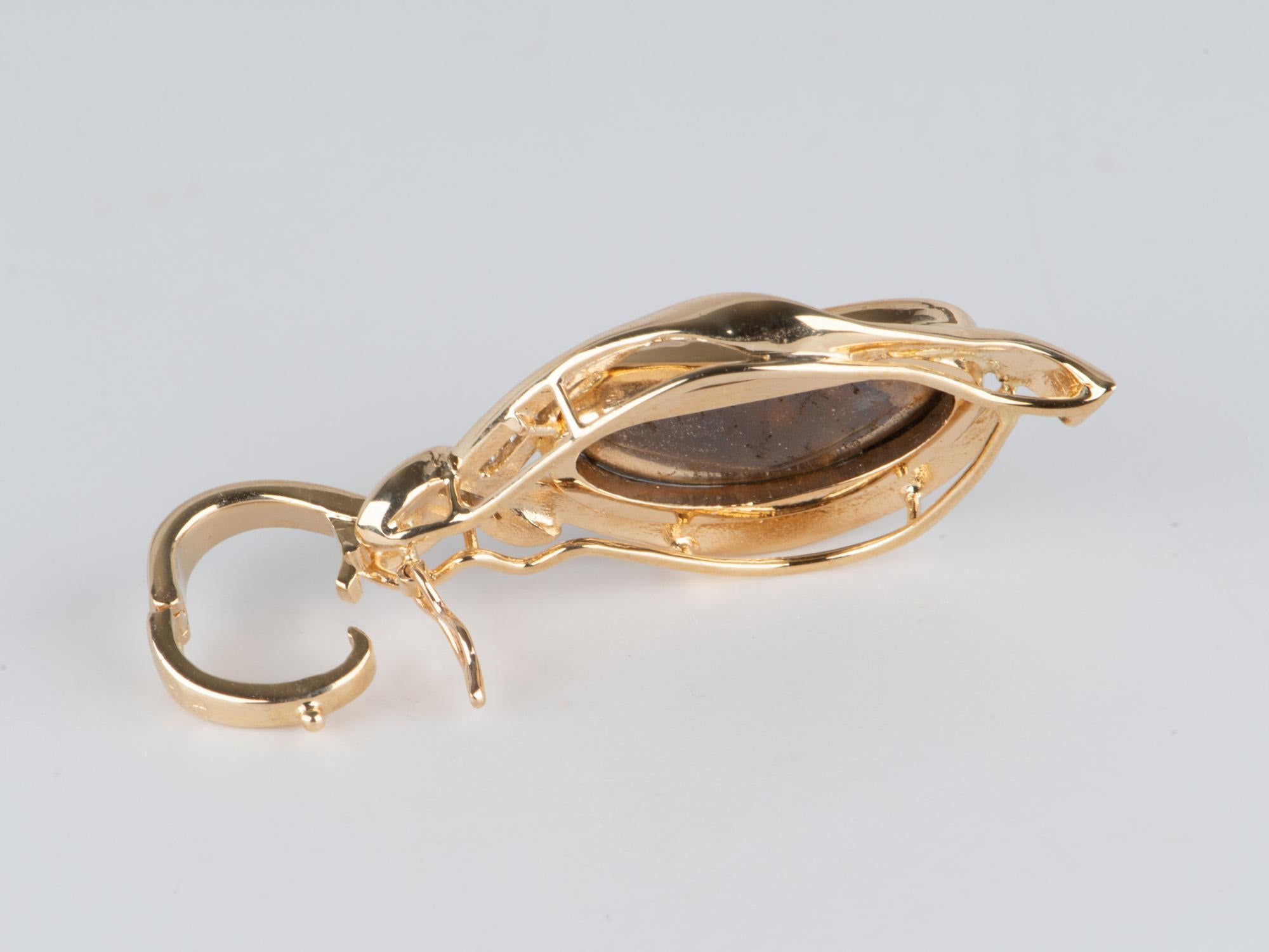 Ciondolo con opale australiano Boulder e diamanti da 5,85 ct in oro 18 carati V1126 In condizioni Nuovo in vendita a Osprey, FL