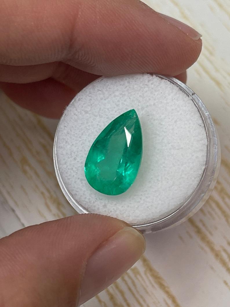 5.86 Carat 15.5x9.5 Spring Green Colombian Emerald - Pear-Cut May Birthstone Gem In New Condition For Sale In Jupiter, FL