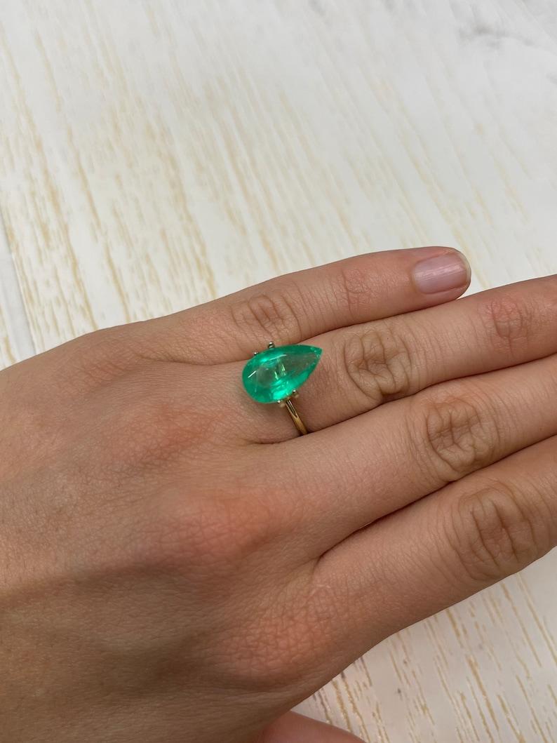 5.86 Carat 15.5x9.5 Spring Green Colombian Emerald - Pear-Cut May Birthstone Gem For Sale 2