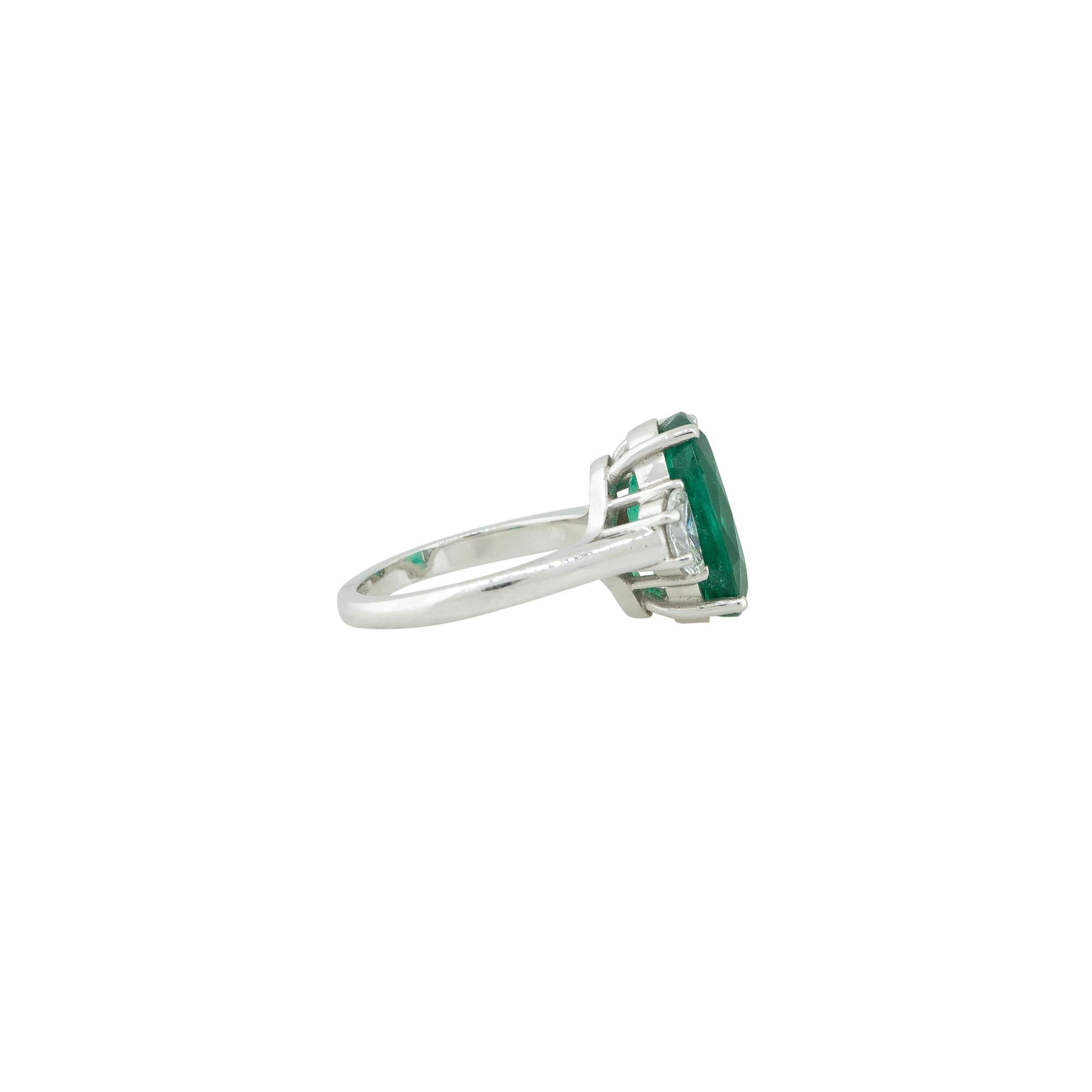 5.86 Carat Emerald and Half Moon Diamond Side Stones Ring Platinum In Stock In Excellent Condition For Sale In Boca Raton, FL
