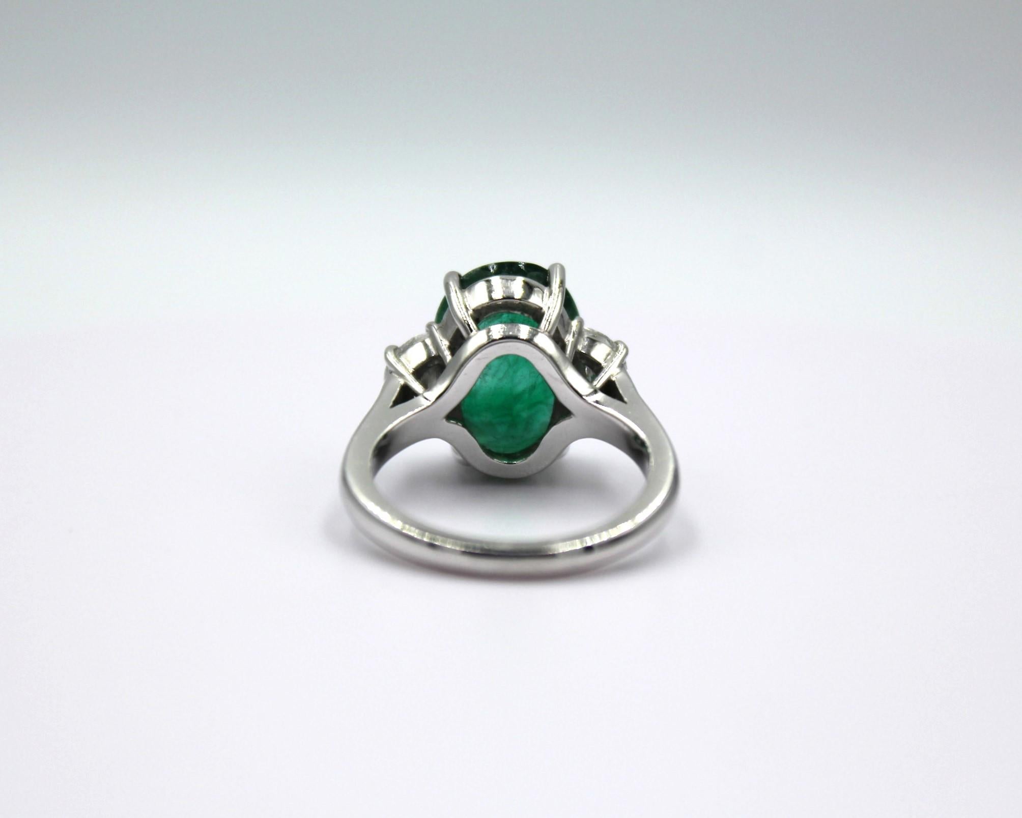 5.86 Carat Emerald Diamond Ring In New Condition For Sale In New York, NY