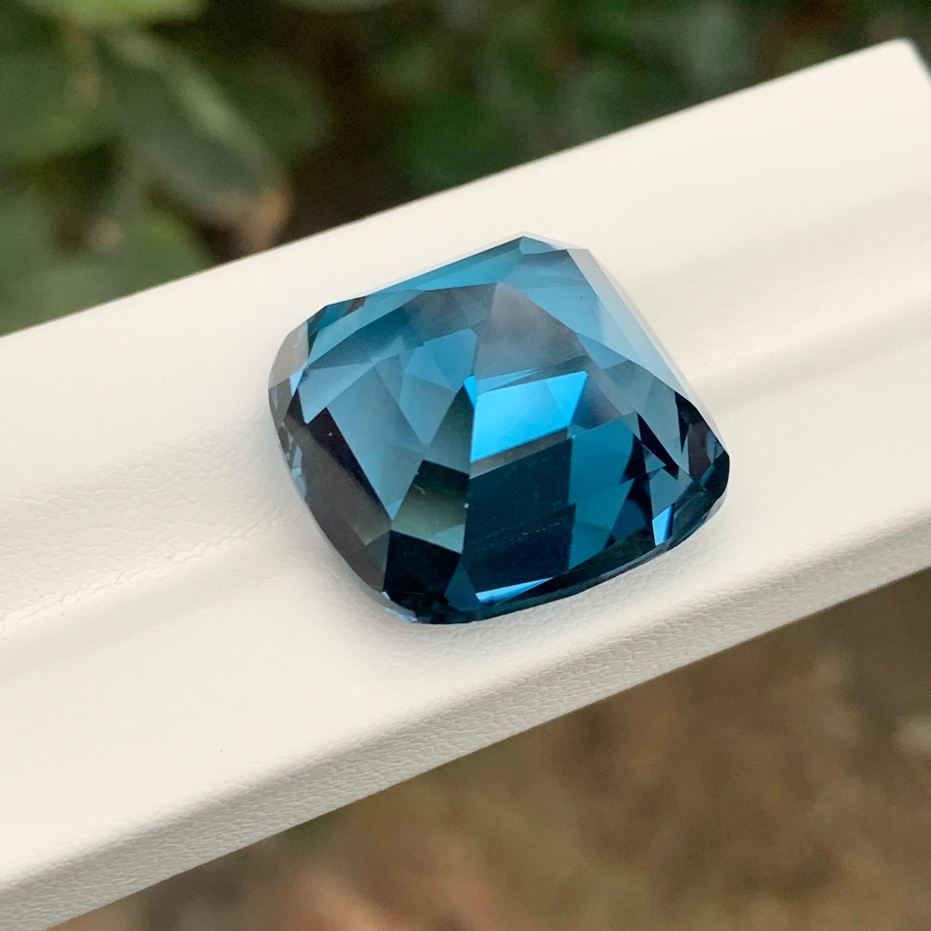 58.65 Carat Brilliant Loose London Blue Topaz Square Cushion Shape Gemstone In New Condition For Sale In Peshawar, PK