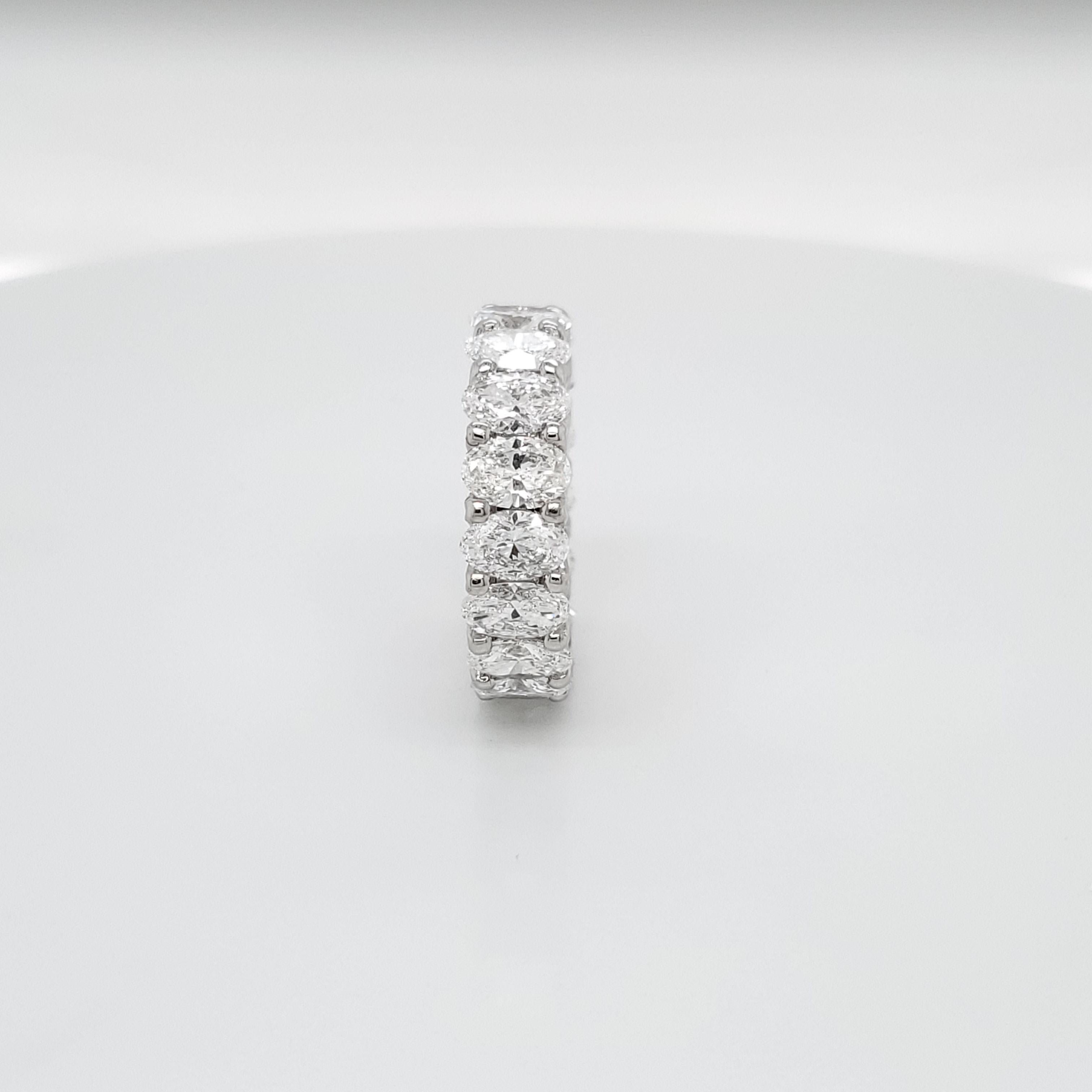 5,87 Karat ovaler Diamant-Eternity-Ring aus Platin, 17 Diamanten F, VVS Damen