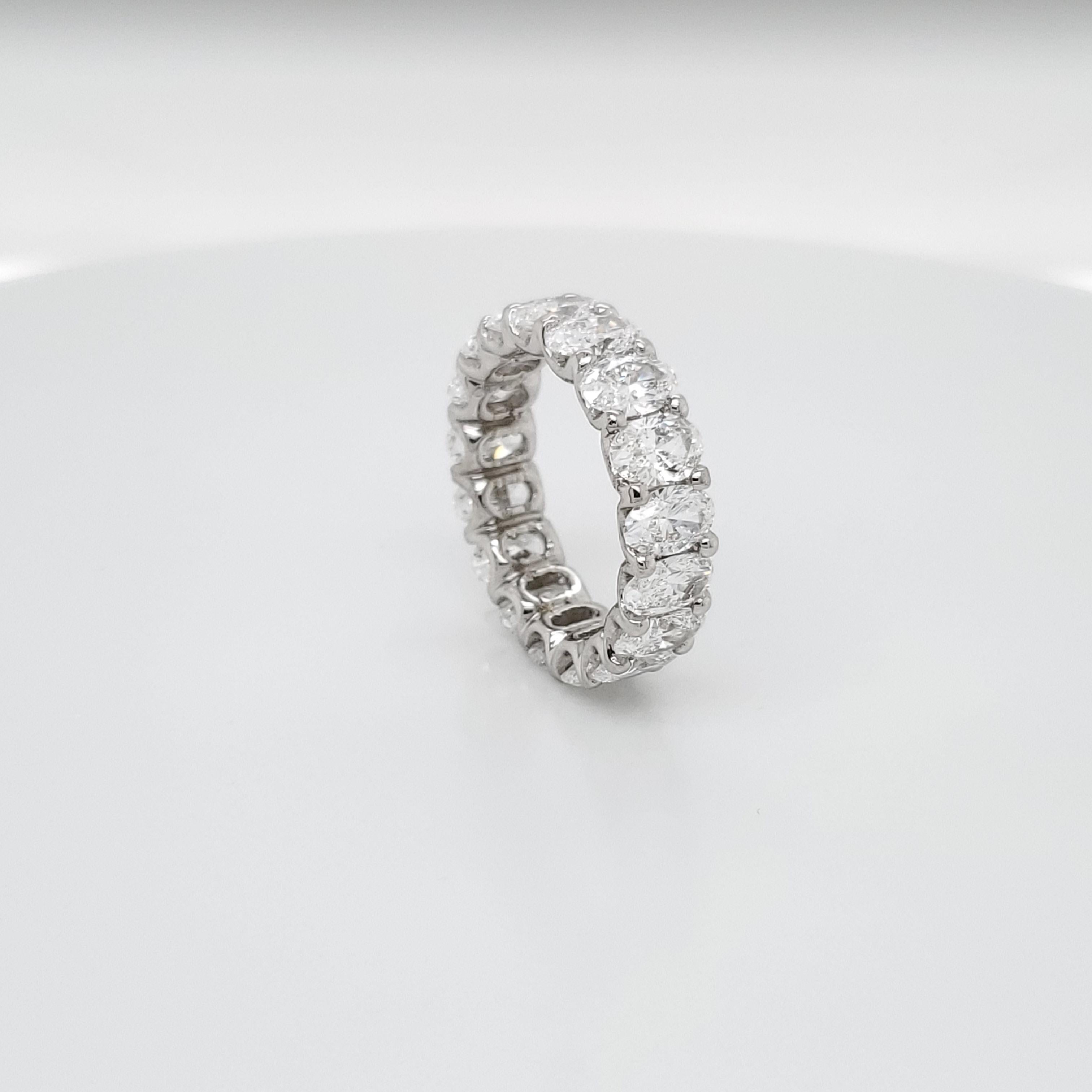 5,87 Karat ovaler Diamant-Eternity-Ring aus Platin, 17 Diamanten F, VVS 1